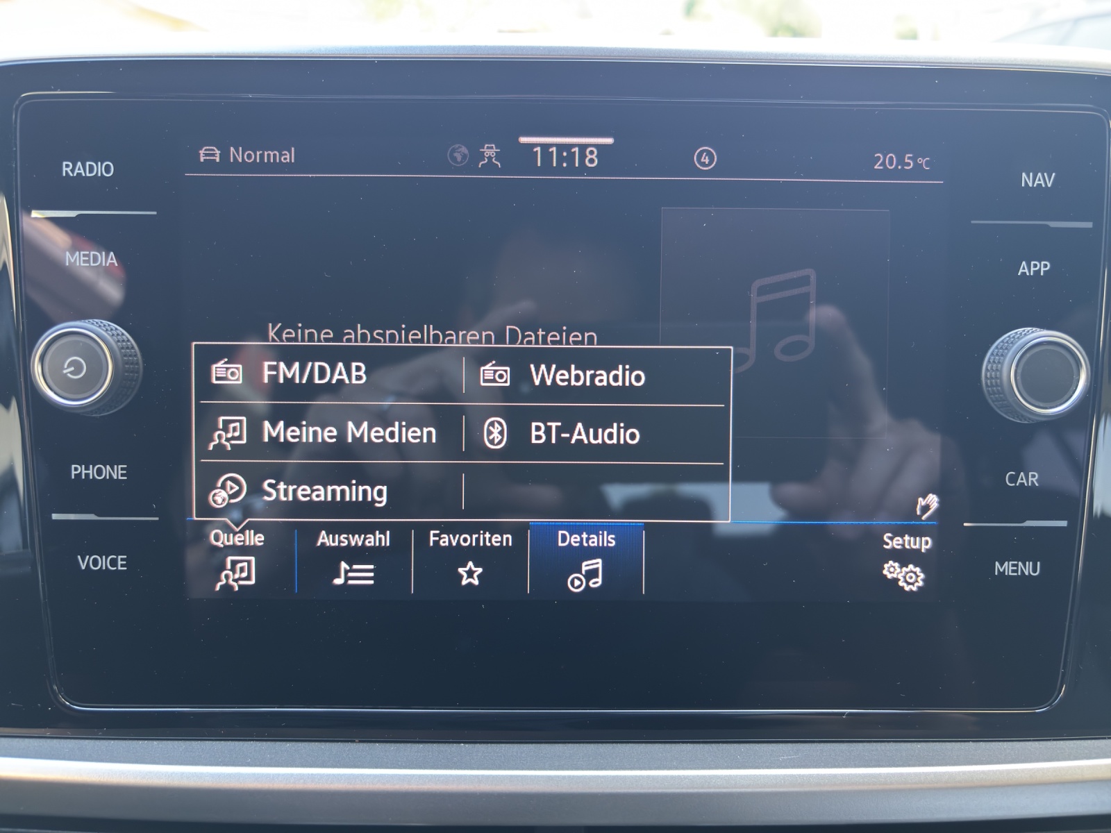 VW New T-Roc 1.5 TSI EVO Life DSG mit AHK & Rückfahrkamera-image-18