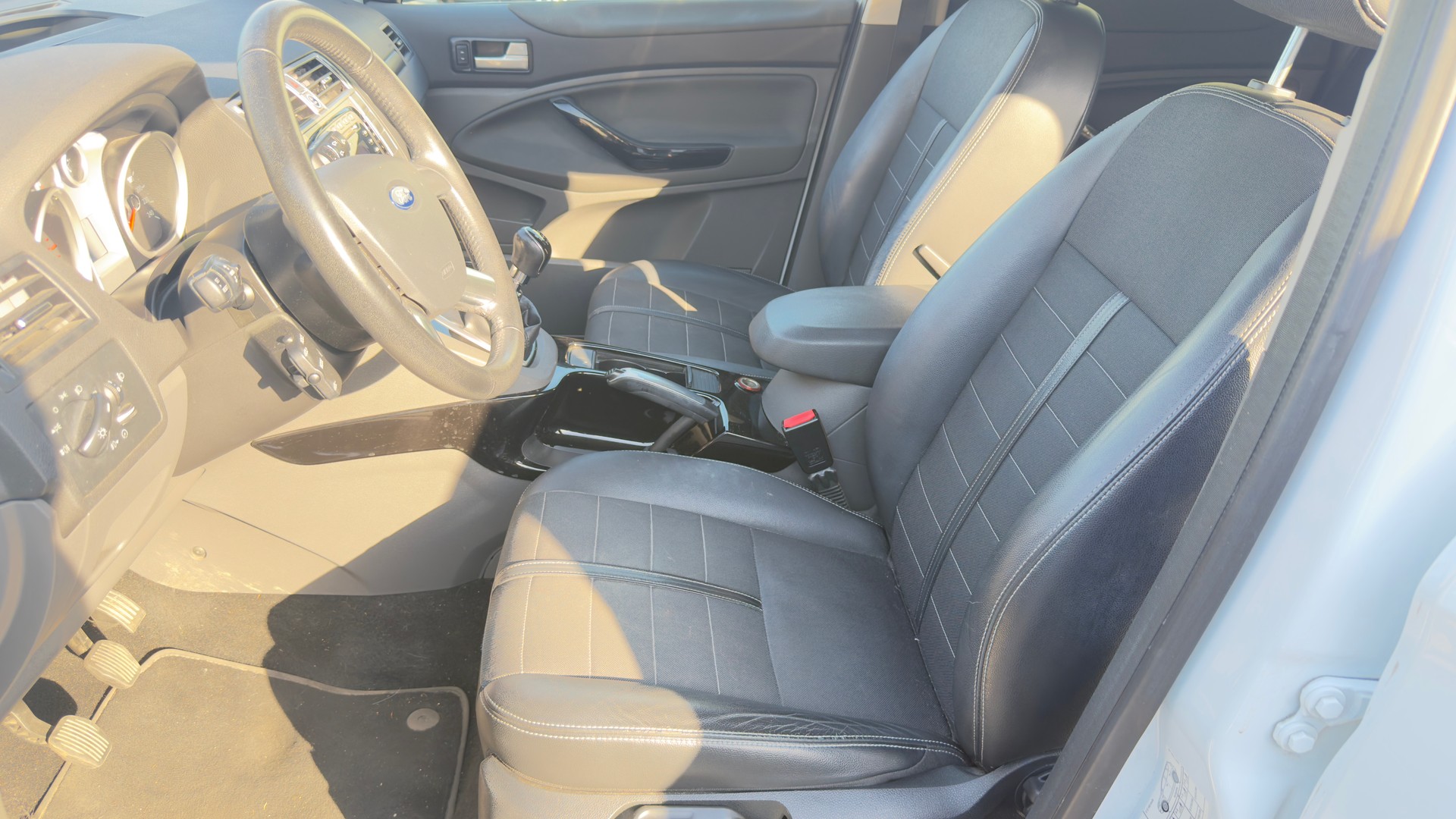 FORD Kuga 2.0 TDCi Titanium 4WD-image-10