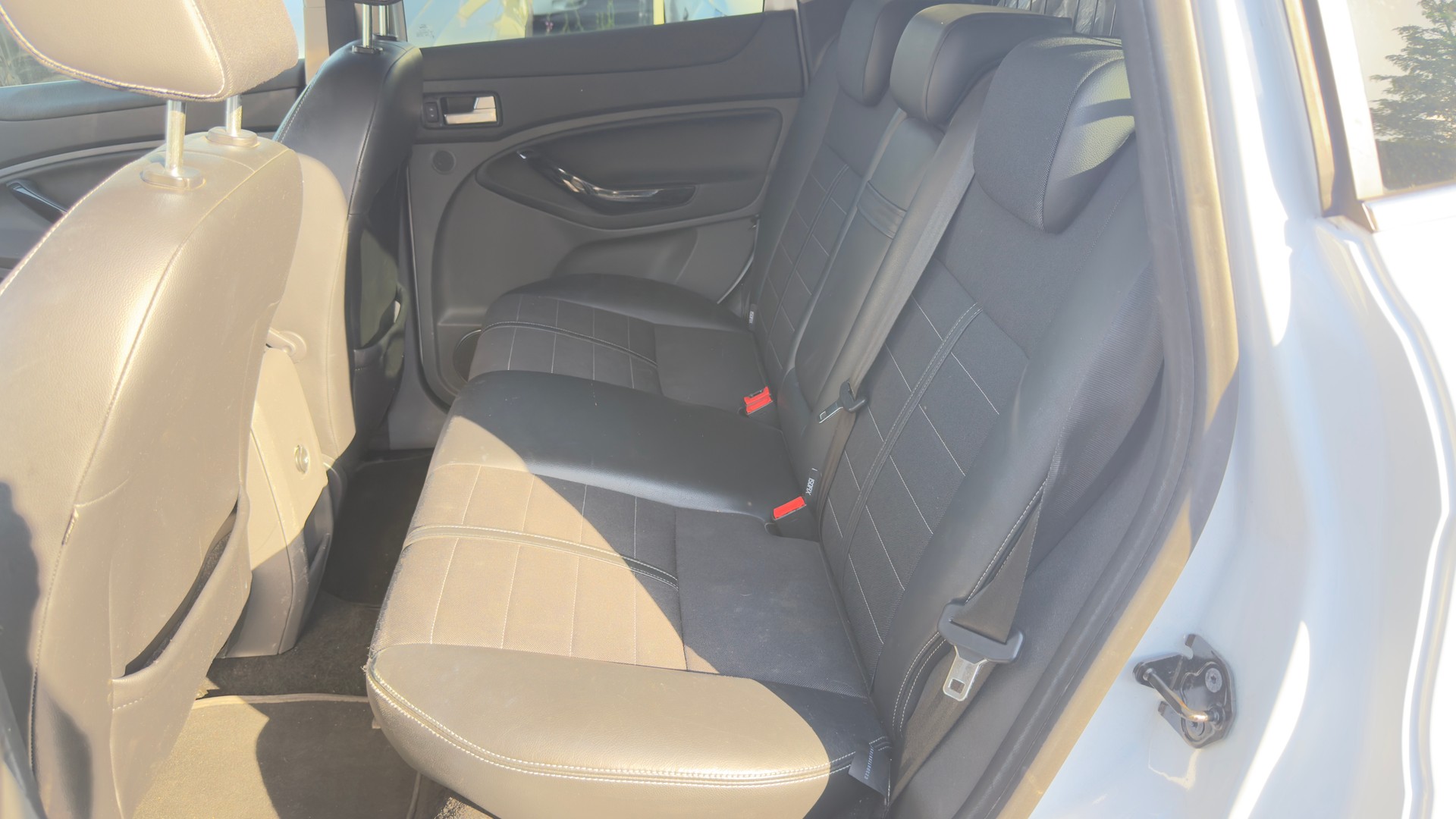 FORD Kuga 2.0 TDCi Titanium 4WD-image-12