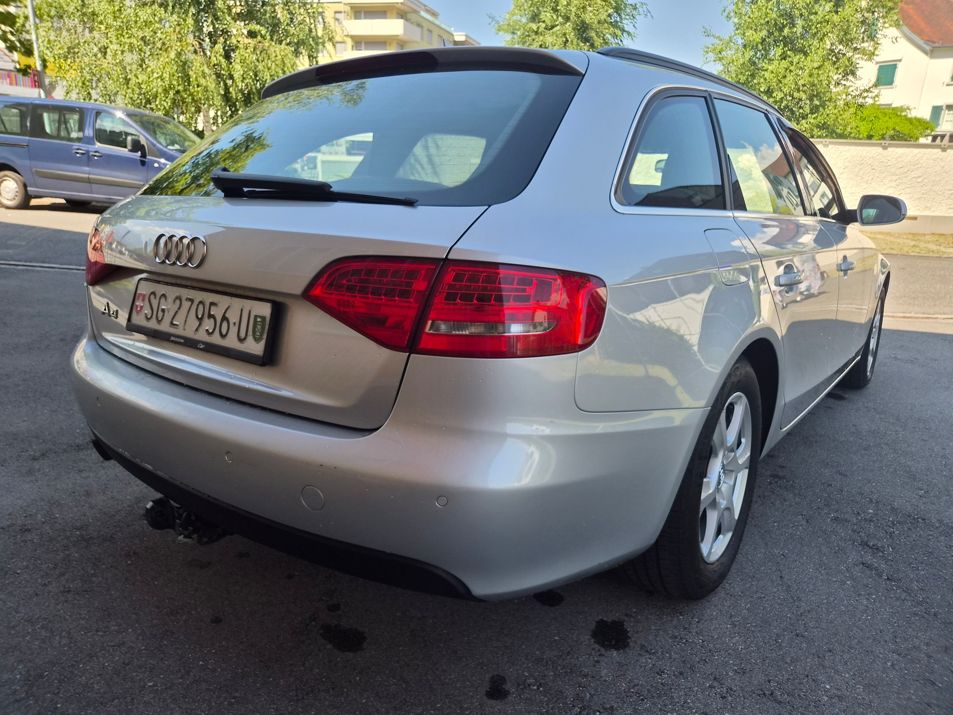 AUDI A4 Avant 1.8 TFSI multitronic-image-8