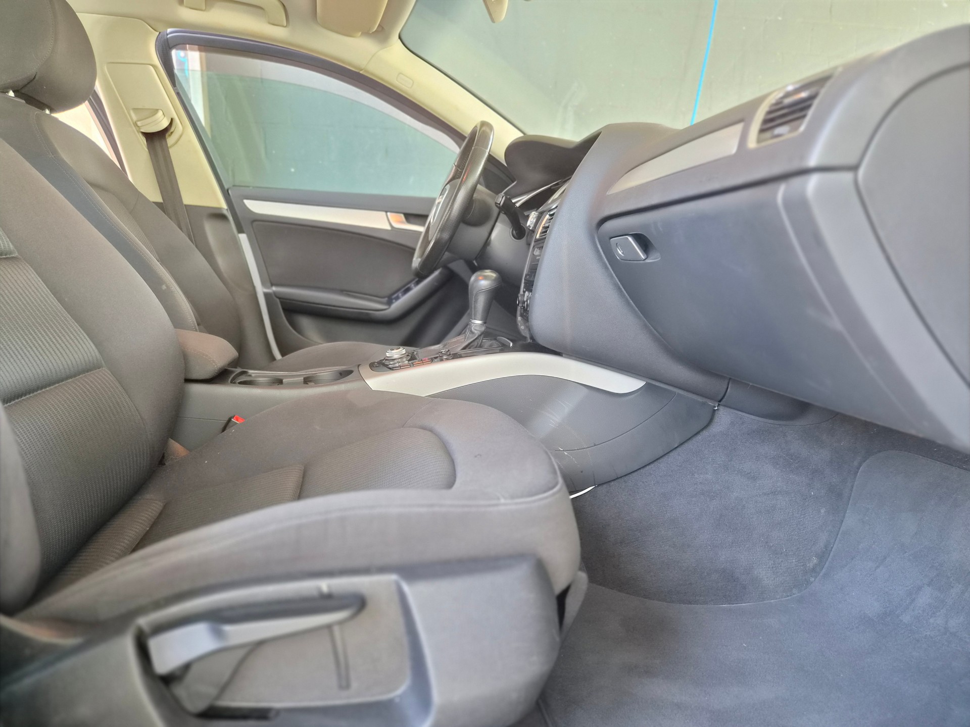 AUDI A4 Avant 1.8 TFSI multitronic-image-13