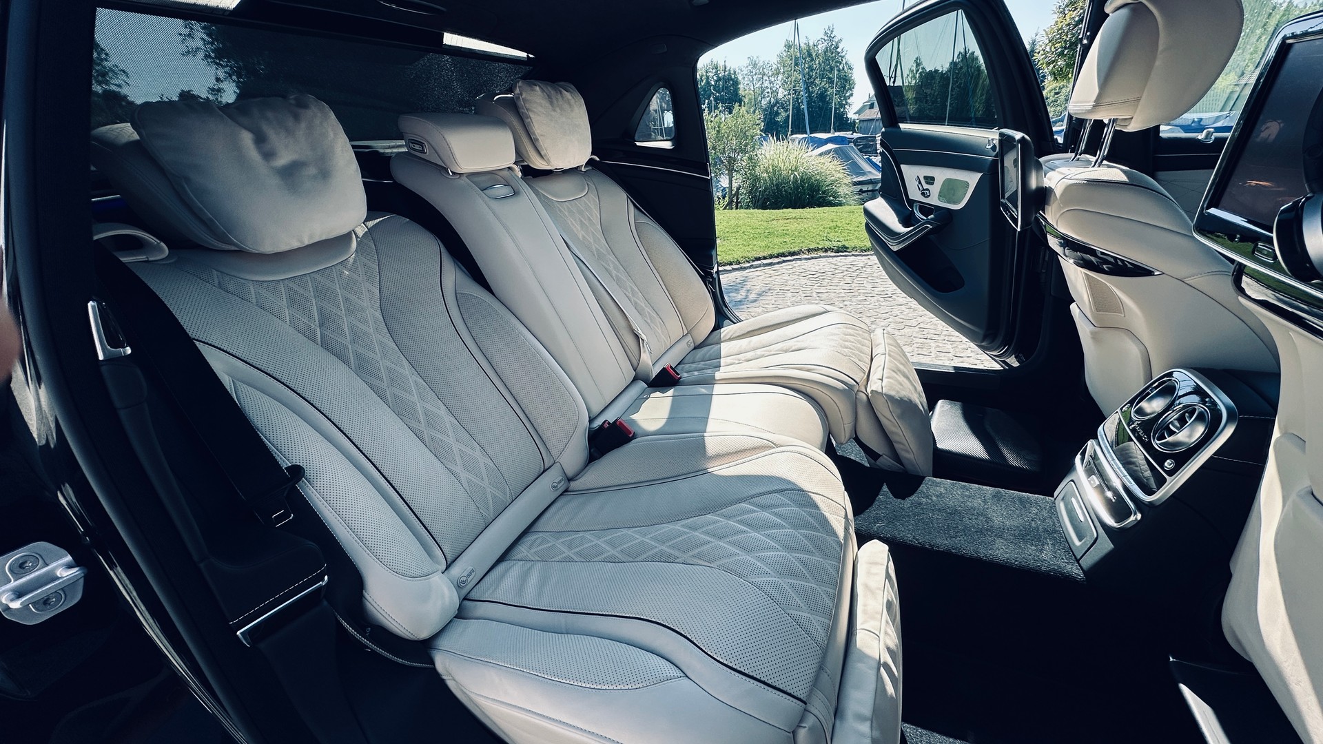 MERCEDES-BENZ S 500 V8 4matic Maybach-image-10