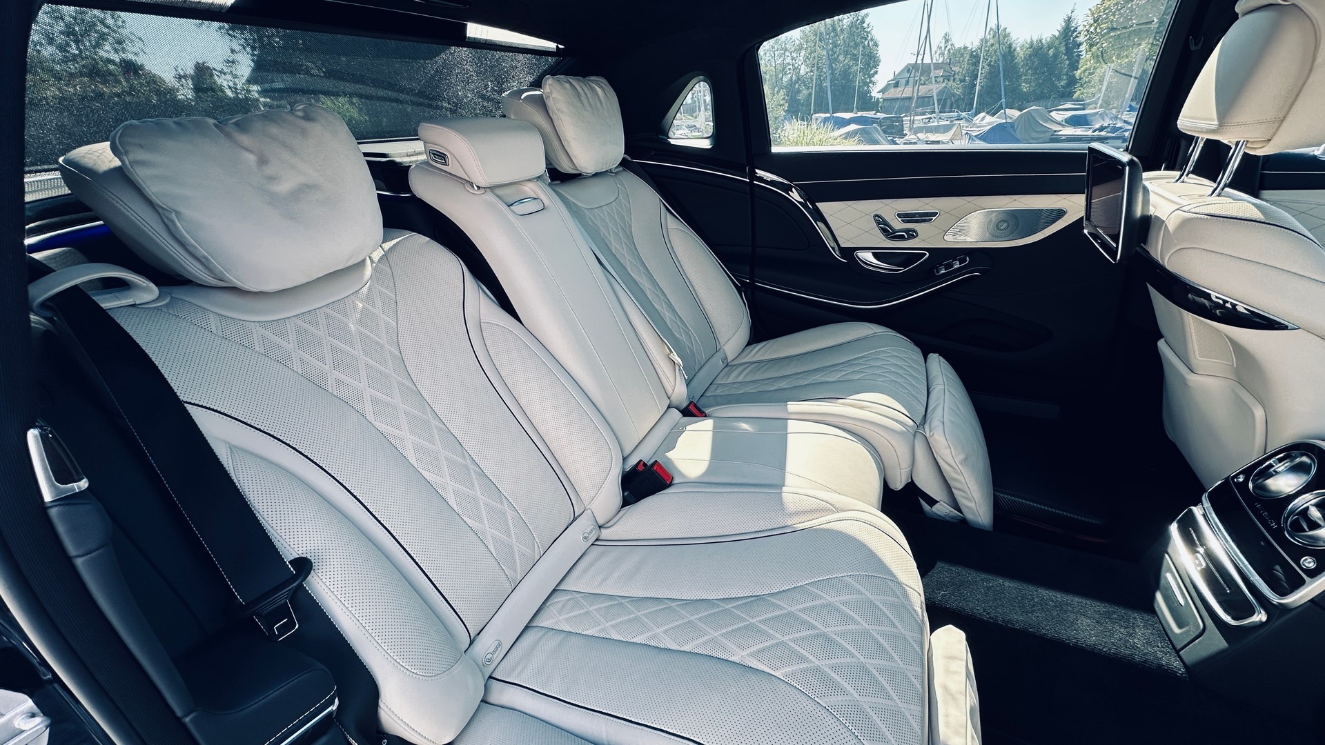 MERCEDES-BENZ S 500 V8 4matic Maybach-image-18