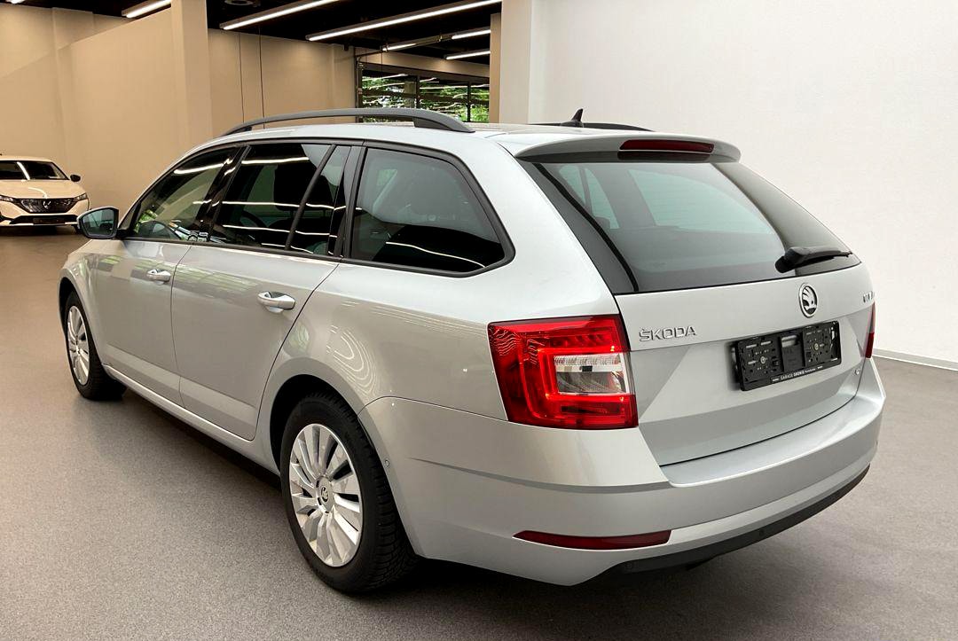 SKODA Octavia Combi 2.0 TDI Ambition 4x4 DSG-image-2