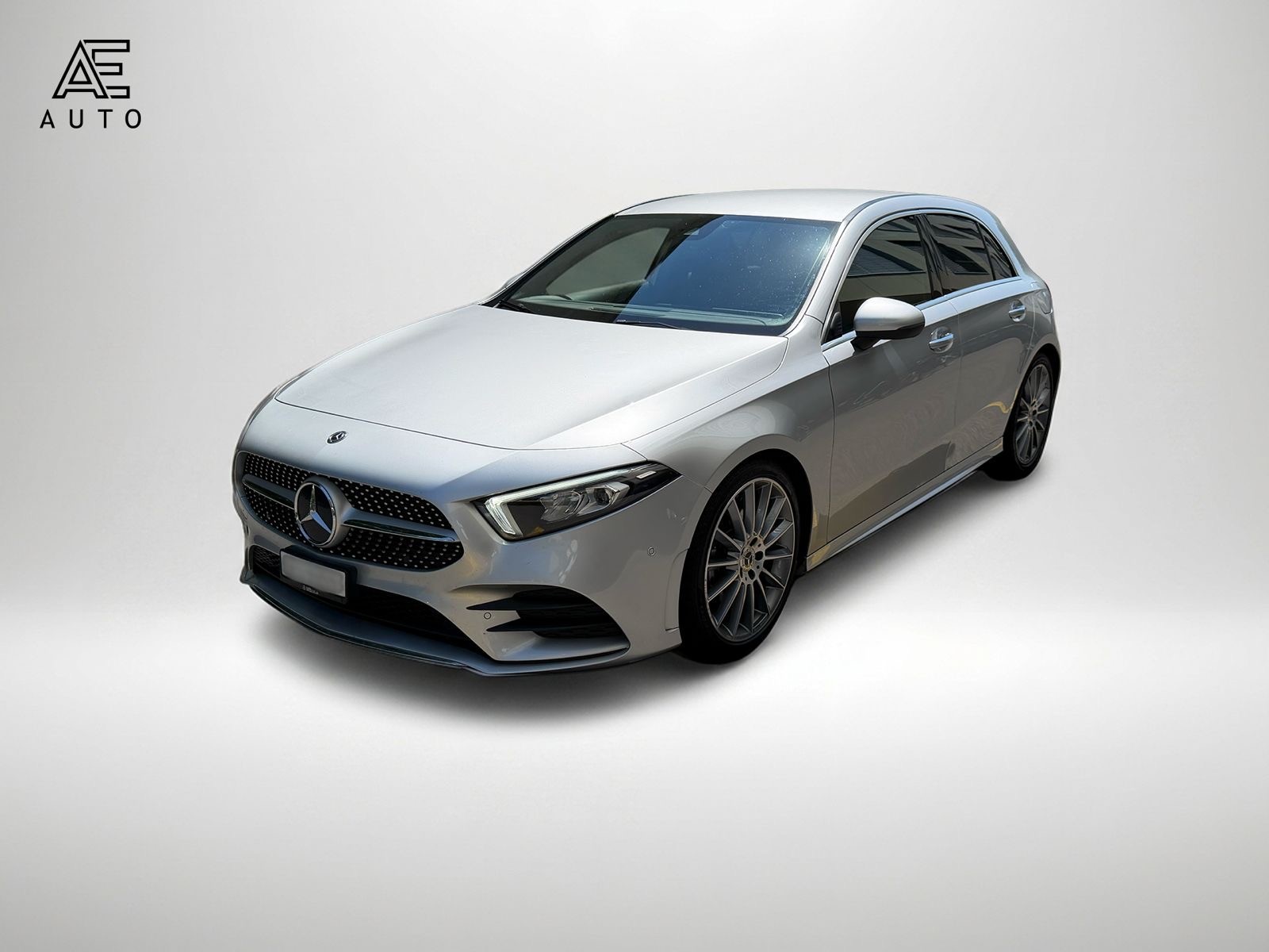 MERCEDES-BENZ A 180 d AMG Line-image-2