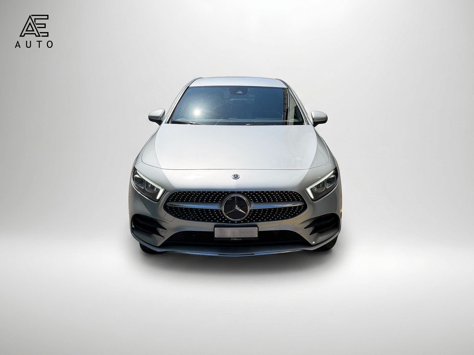 MERCEDES-BENZ A 180 d AMG Line-image-1