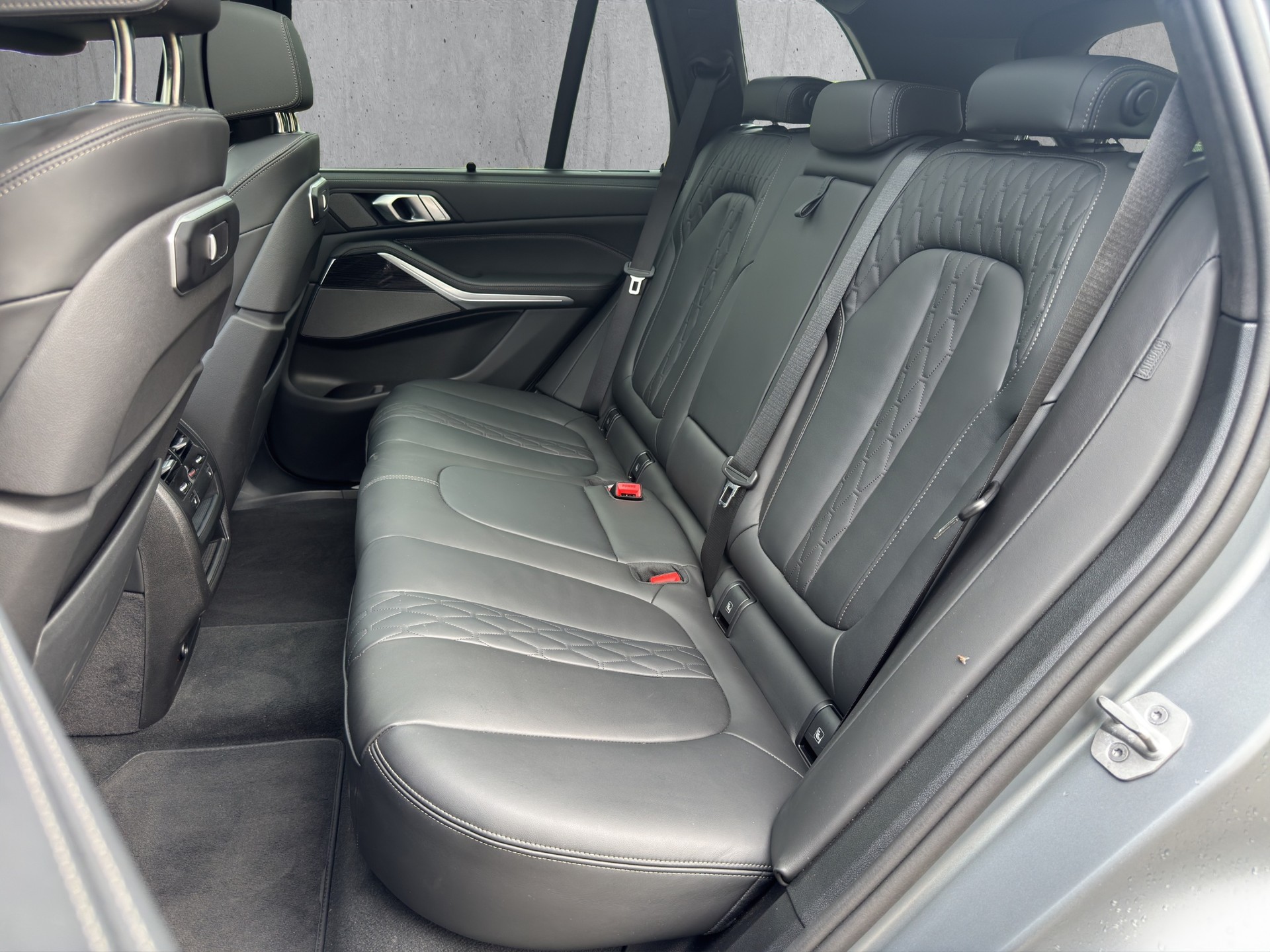 BMW X5 xDrive 48V M60i Steptronic-image-11