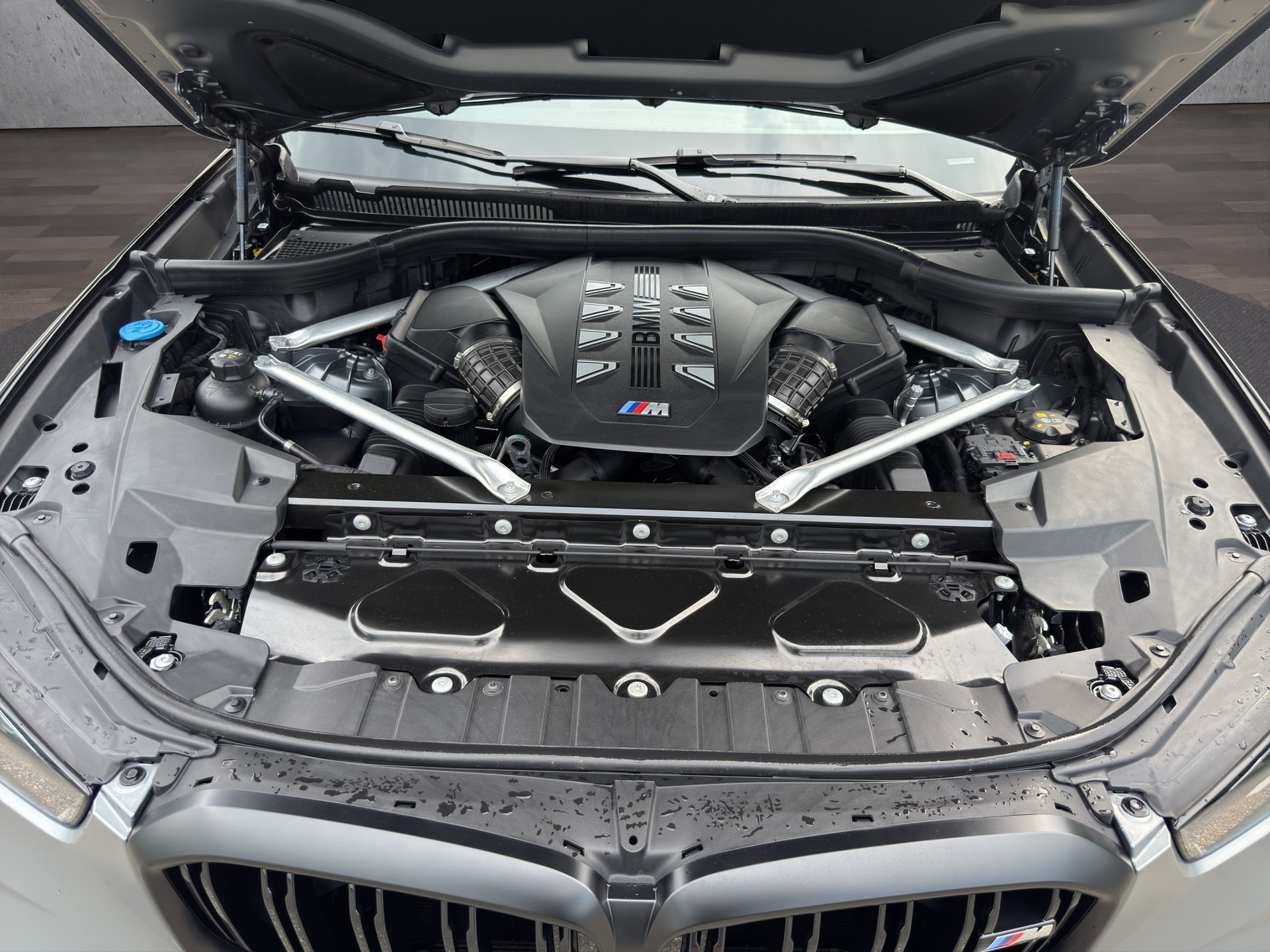 BMW X5 xDrive 48V M60i Steptronic-image-15