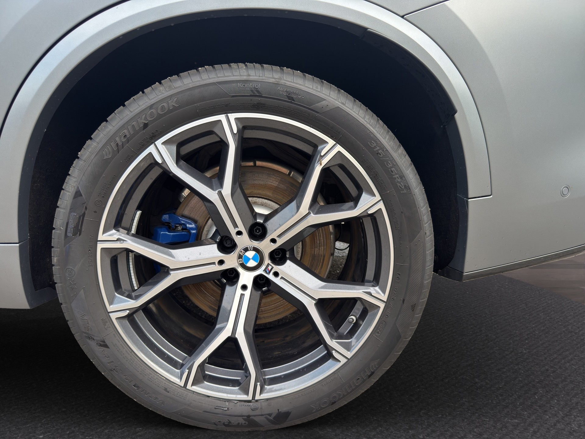 BMW X5 xDrive 48V M60i Steptronic-image-18