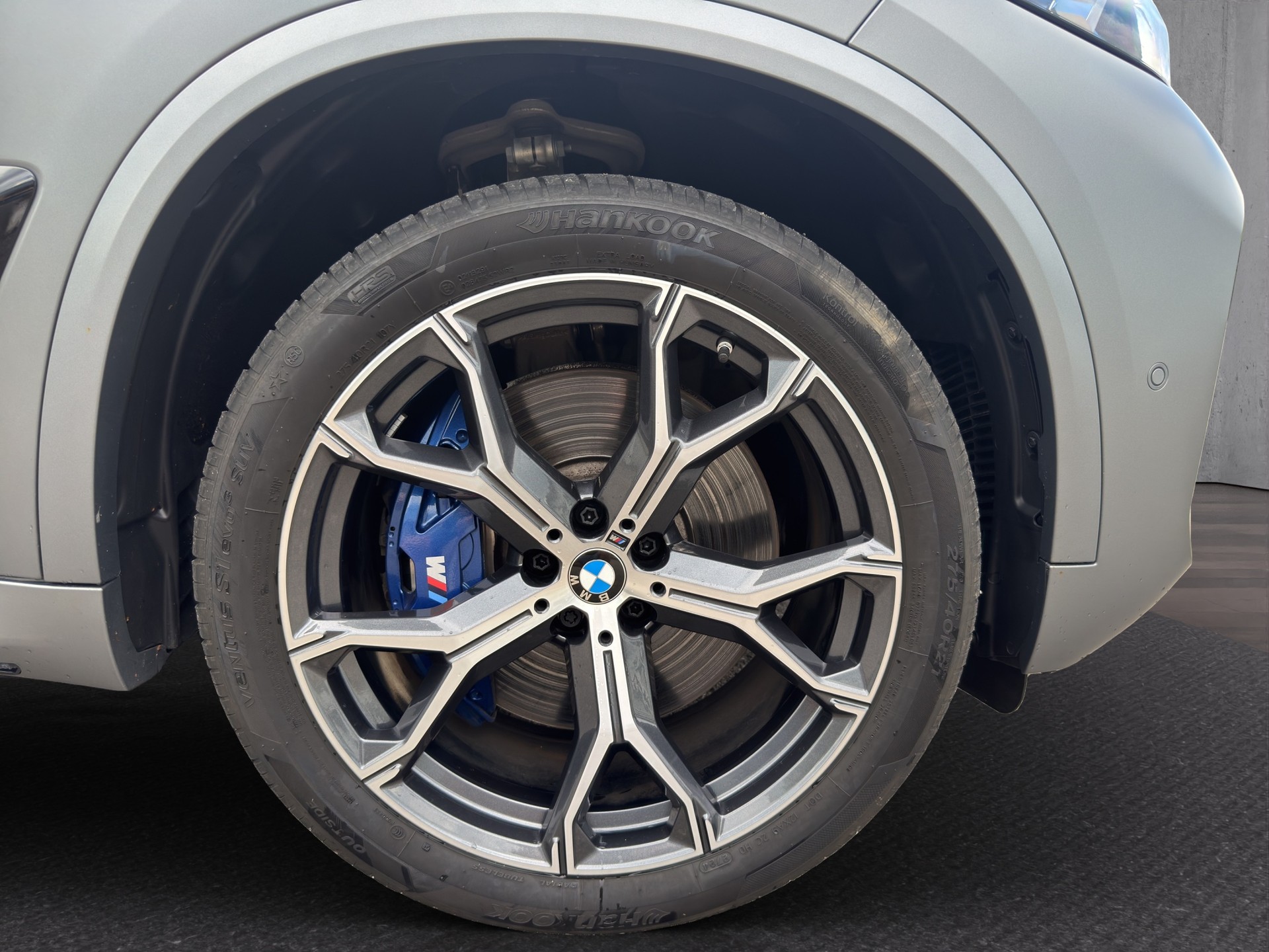 BMW X5 xDrive 48V M60i Steptronic-image-17