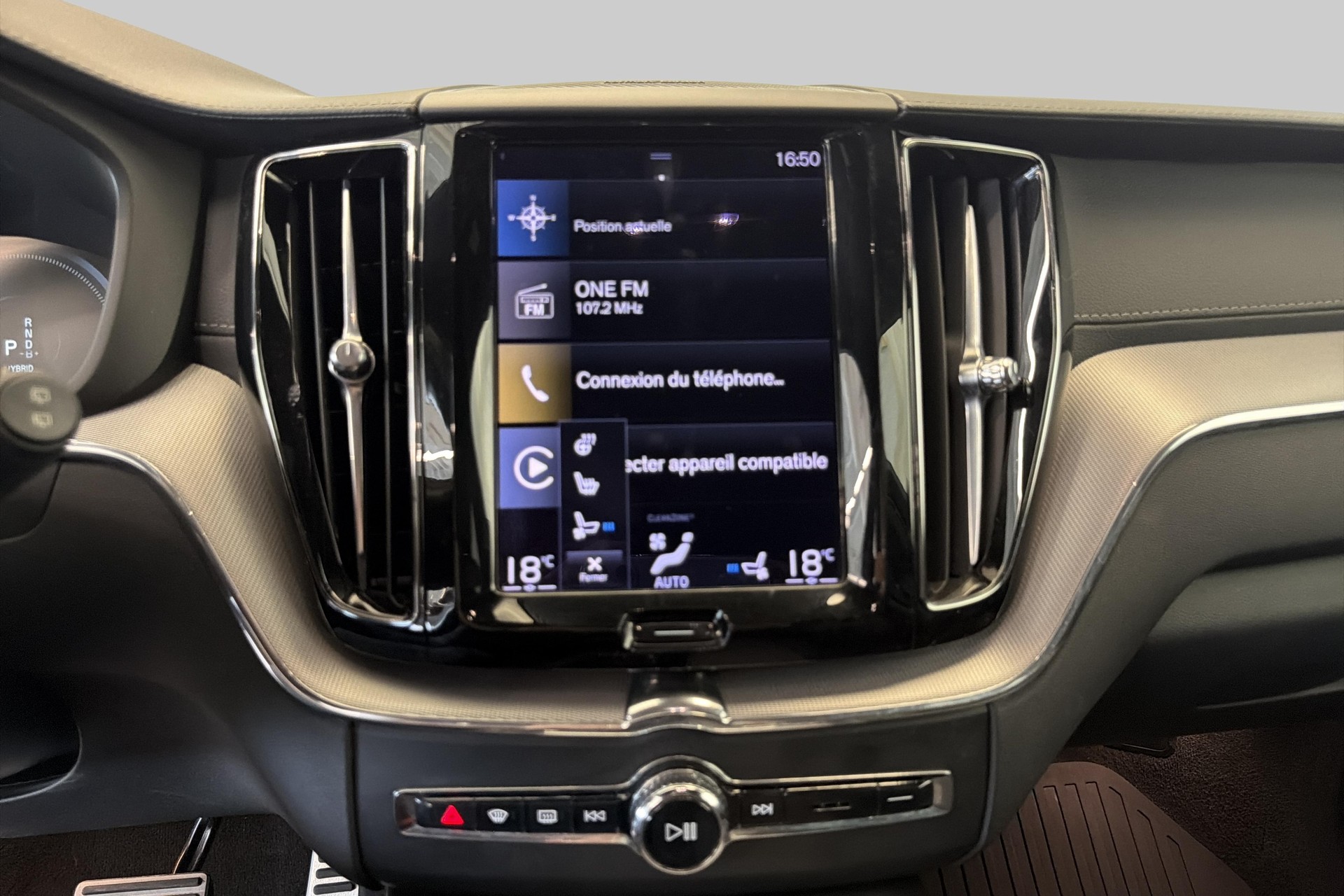VOLVO XC60 T8 eAWD R-Design Geartronic-image-11