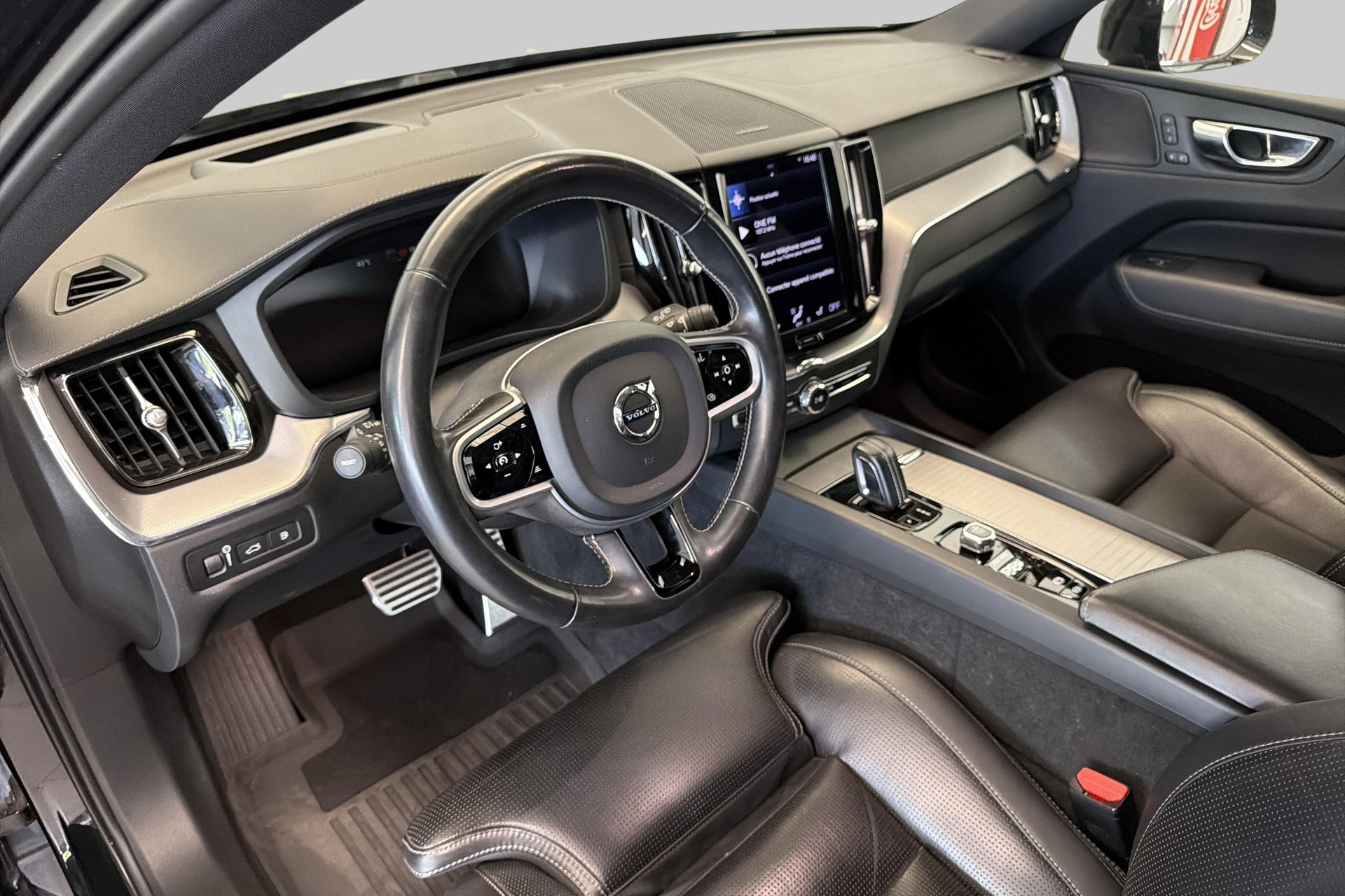 VOLVO XC60 T8 eAWD R-Design Geartronic-image-8