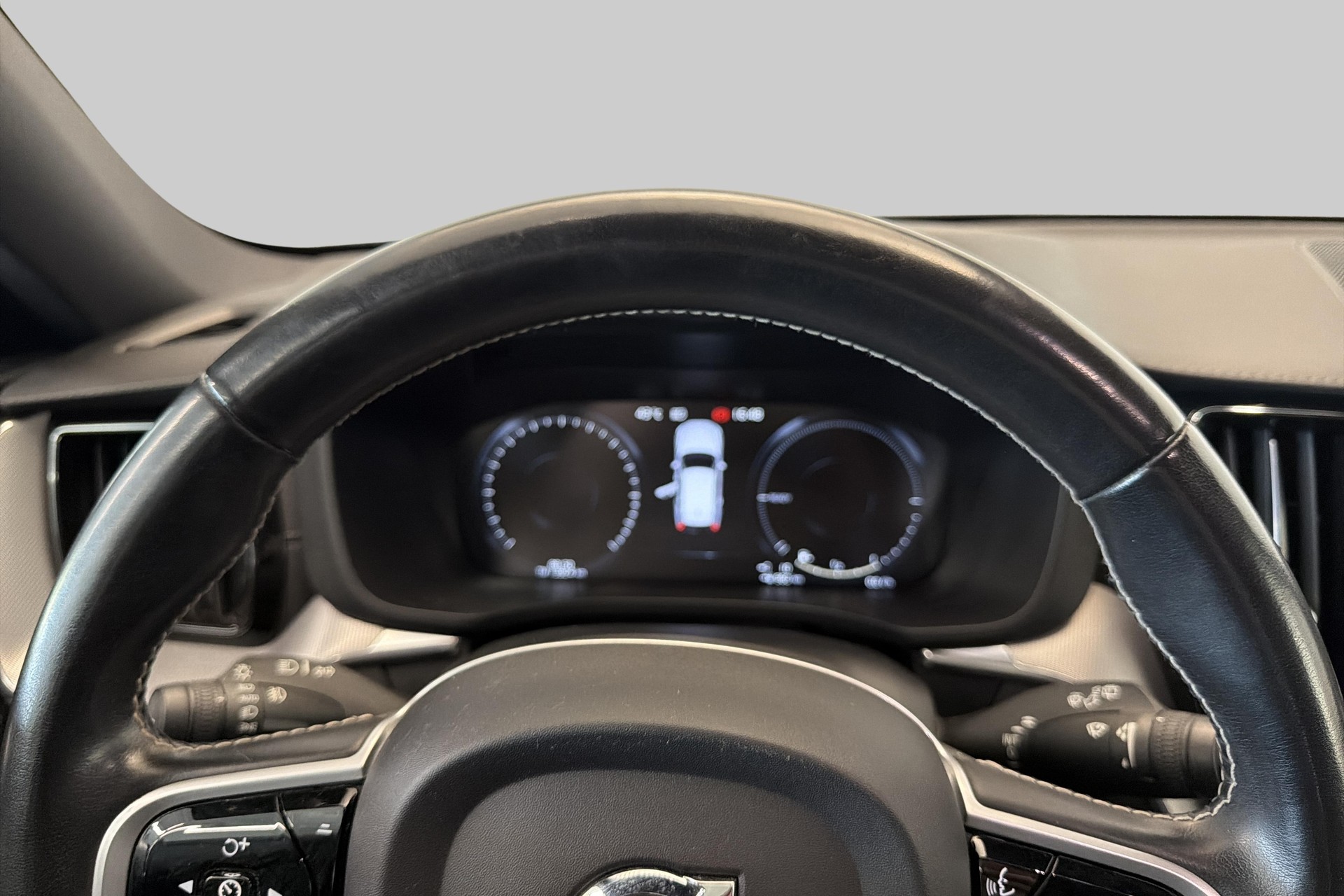 VOLVO XC60 T8 eAWD R-Design Geartronic-image-10