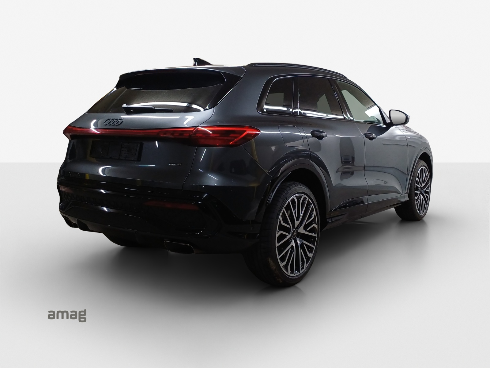AUDI Q5 TFSI quatto 150 kW S-tronic-image-4