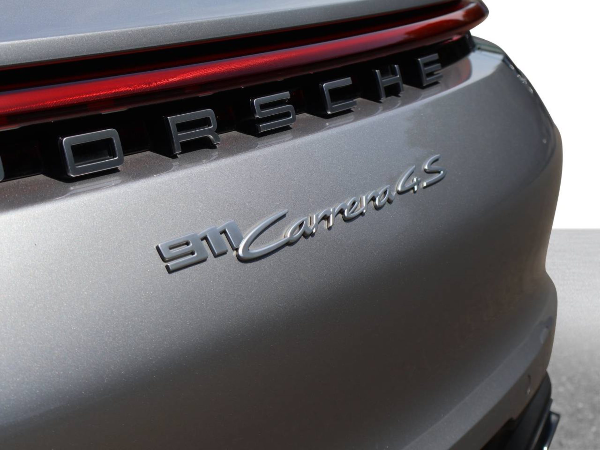 PORSCHE 911 Carrera 4S-image-10