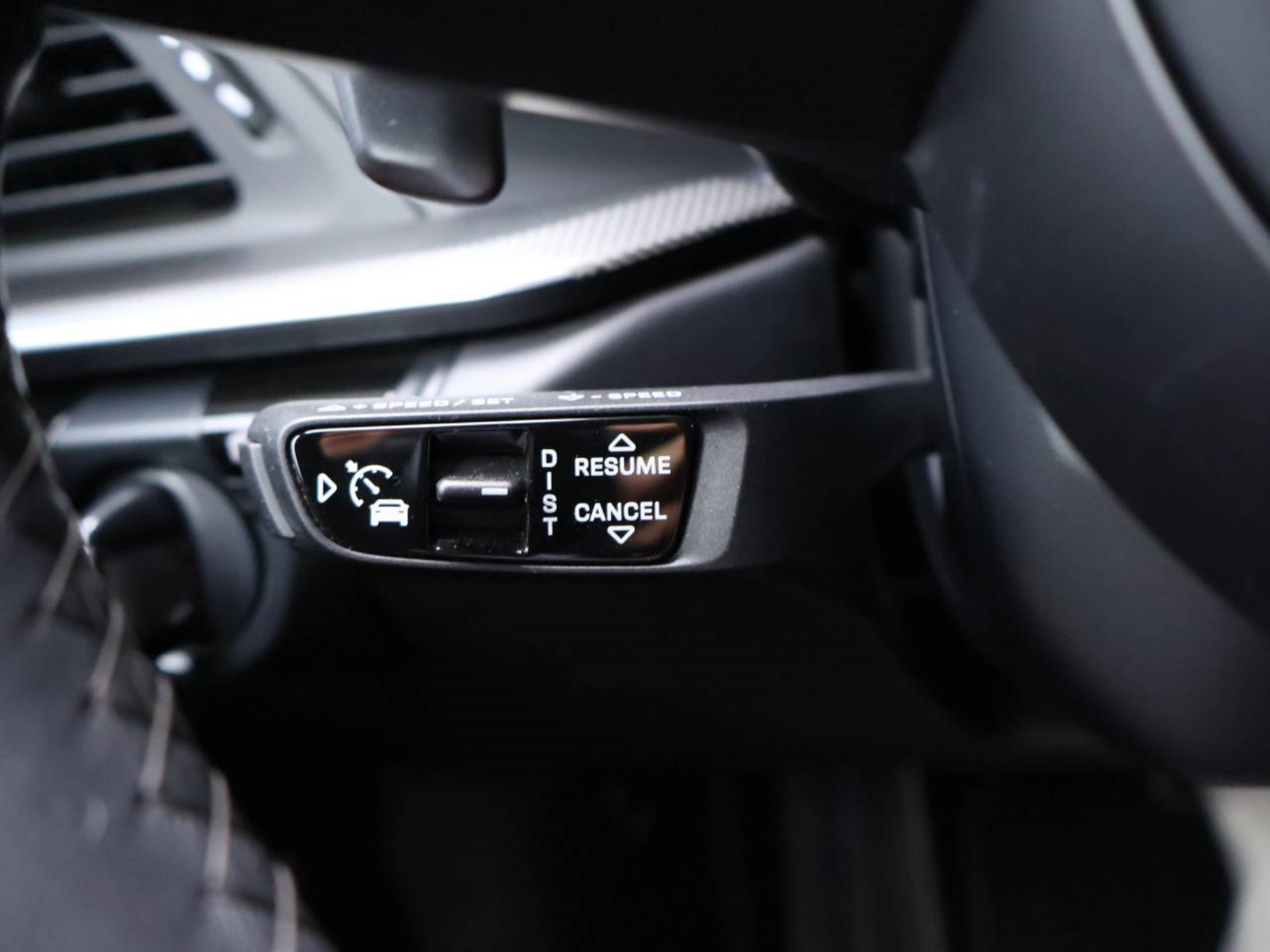 PORSCHE 911 Carrera 4S-image-16