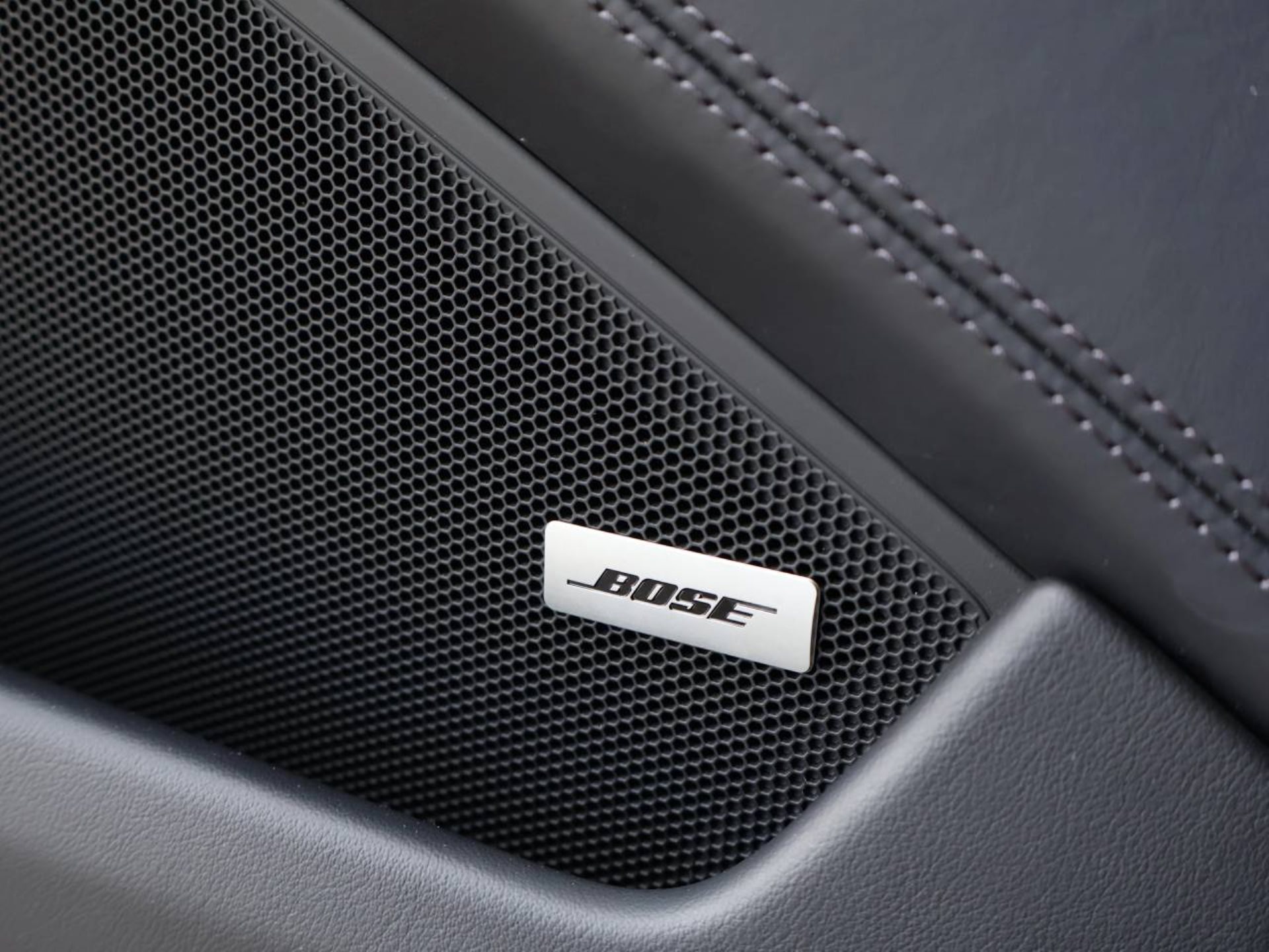 PORSCHE 911 Carrera 4S-image-17
