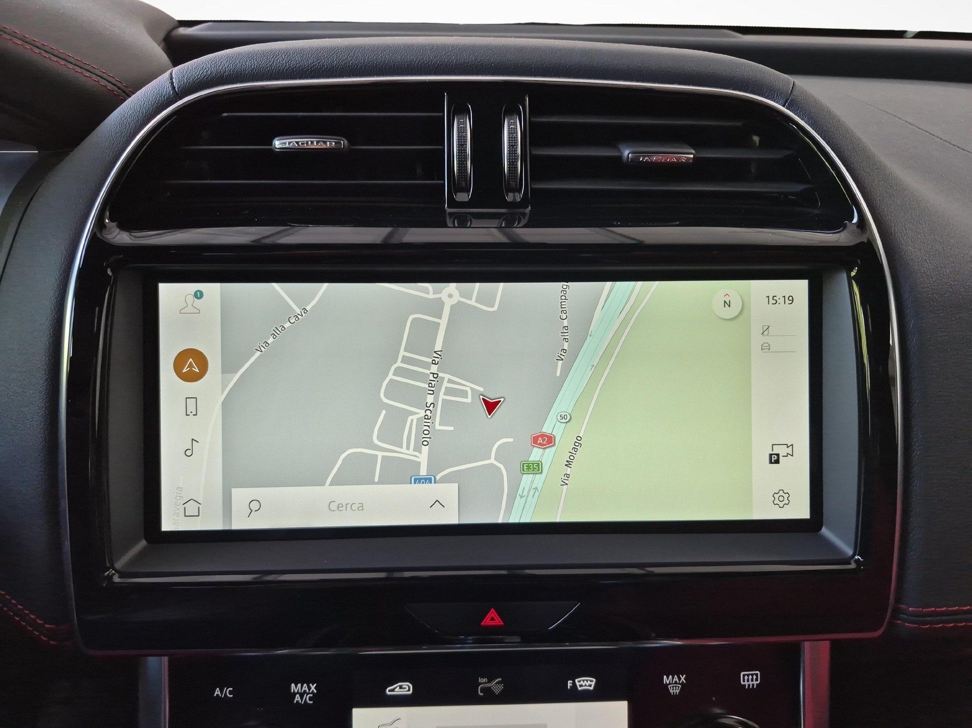JAGUAR XE 2.0 T 300 Sport AWD - Gancio traino elettrico & Ruote invernali inclusi-image-12