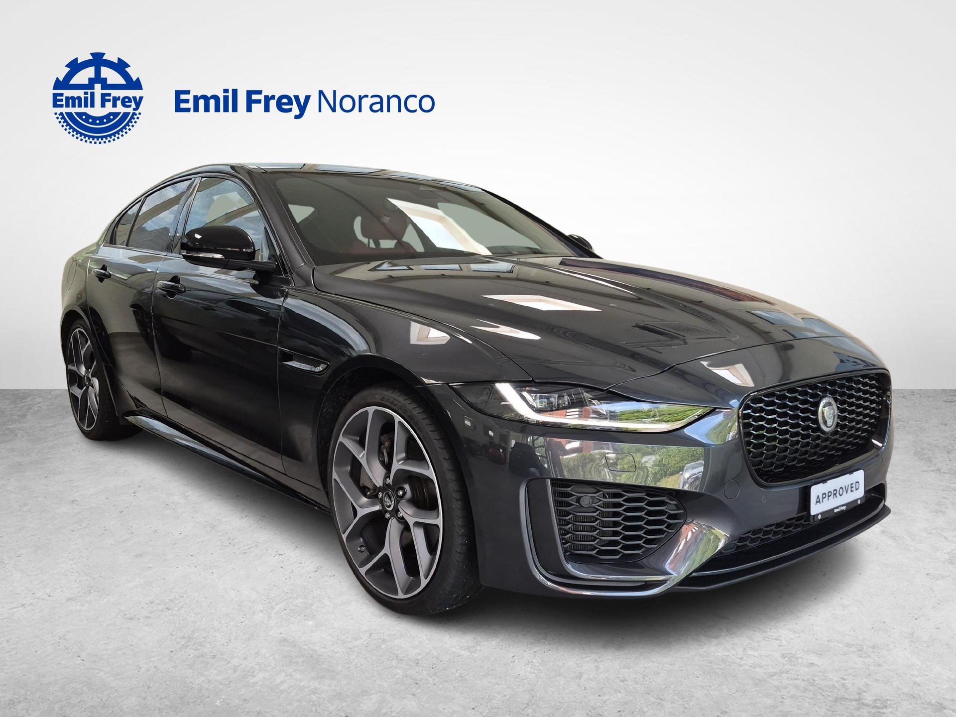 JAGUAR XE 2.0 T 300 Sport AWD - Gancio traino elettrico & Ruote invernali inclusi-image-6