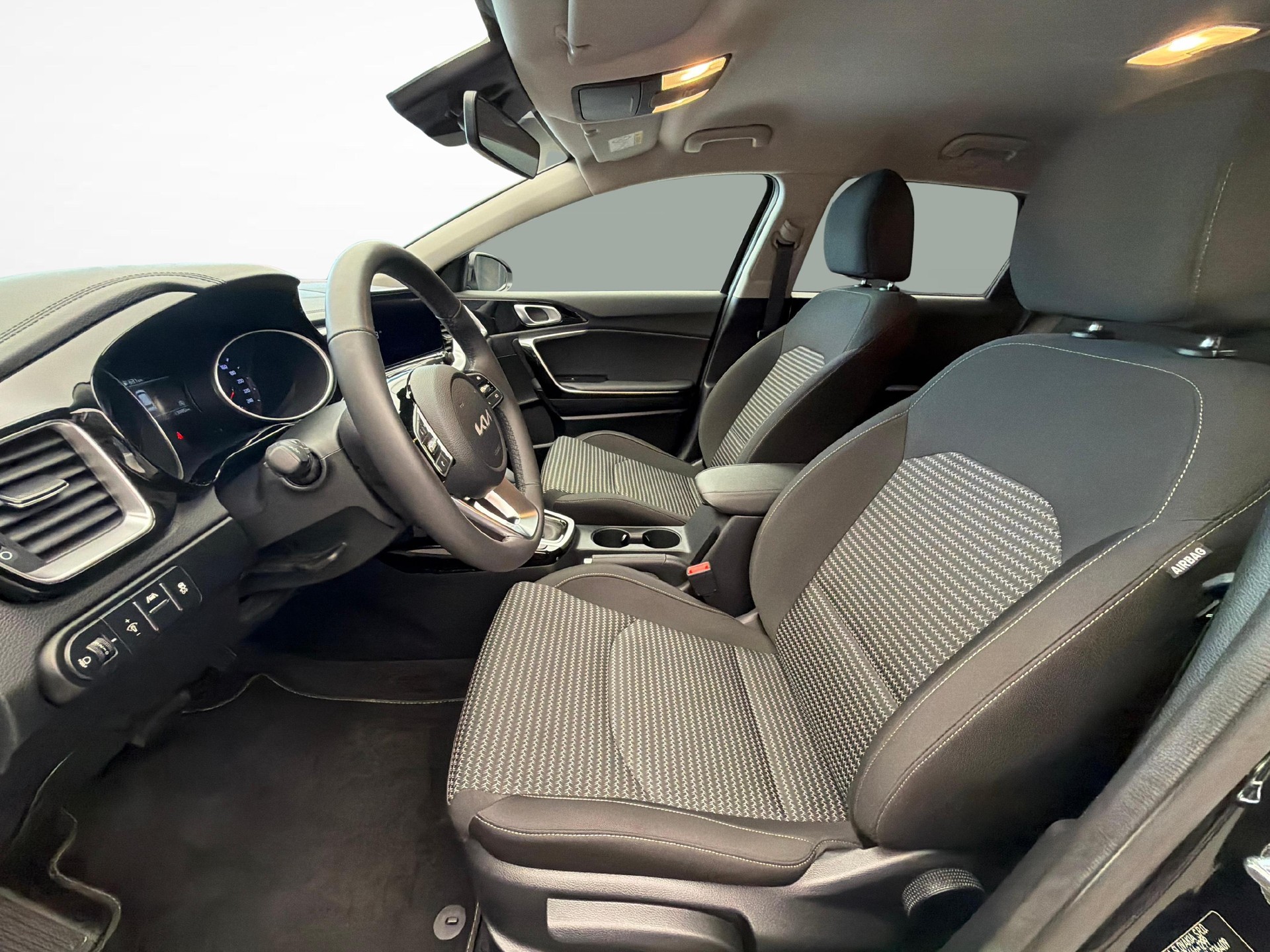 KIA Ceed SW 1.5 T-GDi Power-image-9