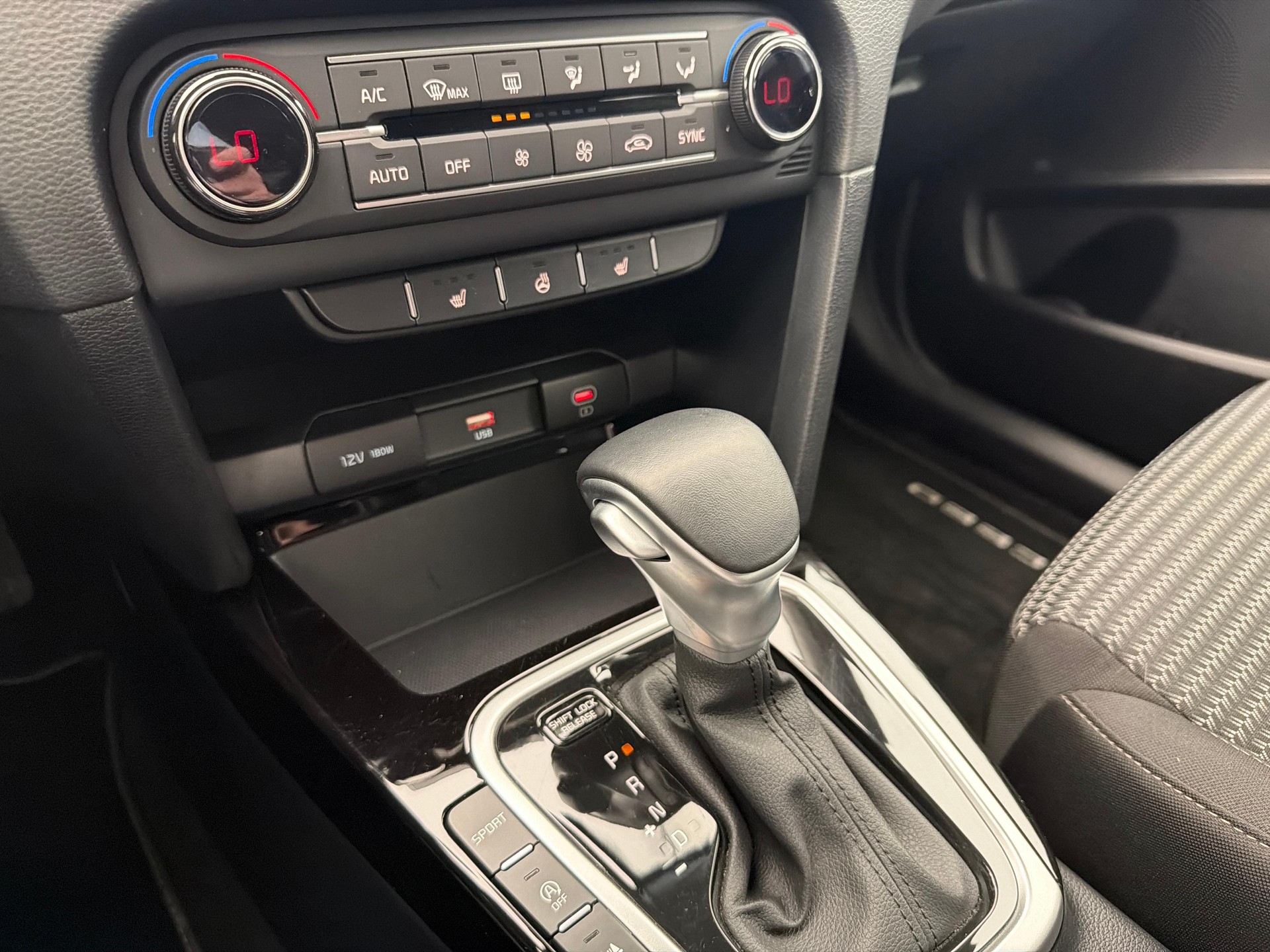 KIA Ceed SW 1.5 T-GDi Power-image-13