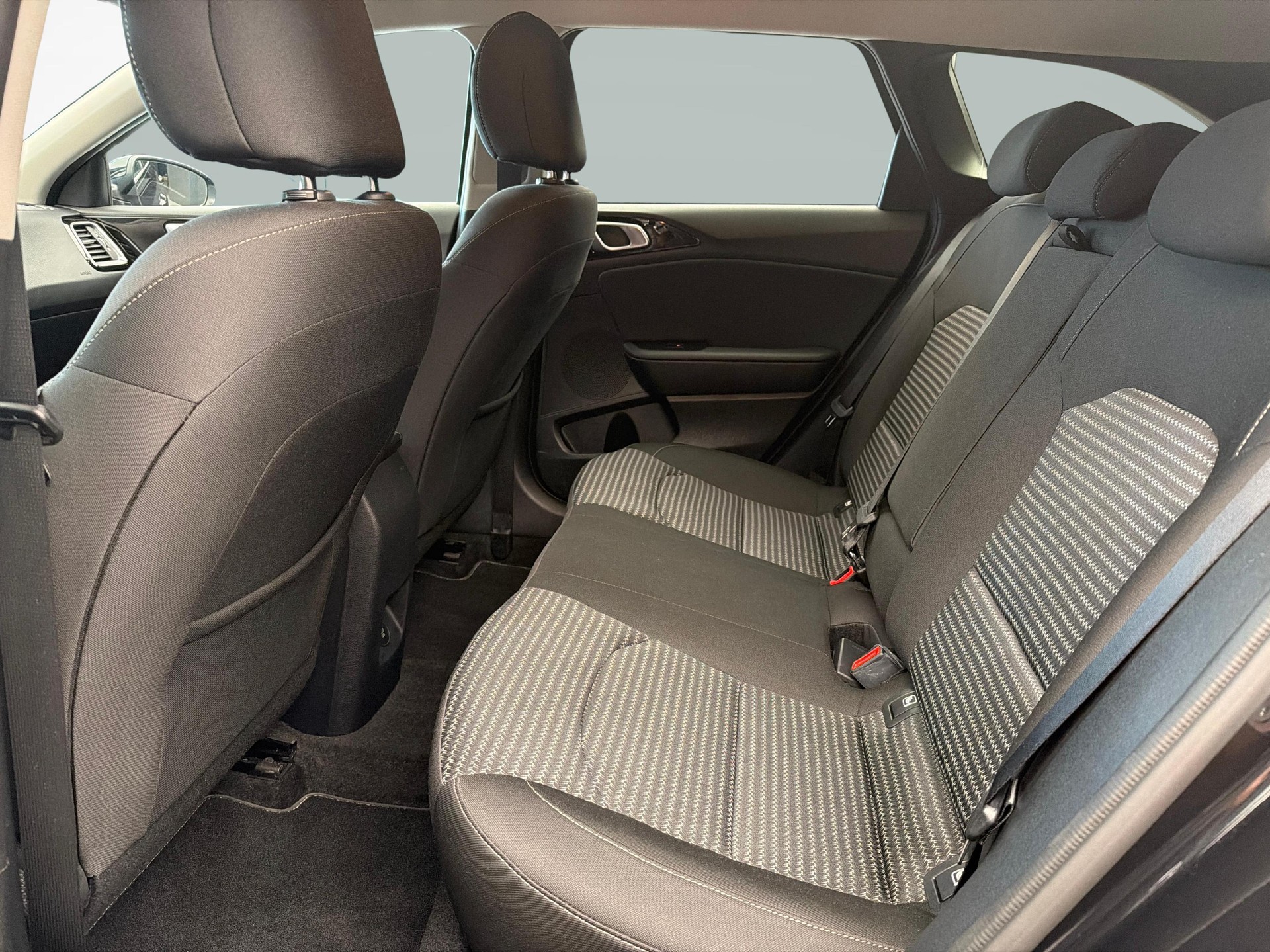KIA Ceed SW 1.5 T-GDi Power-image-10