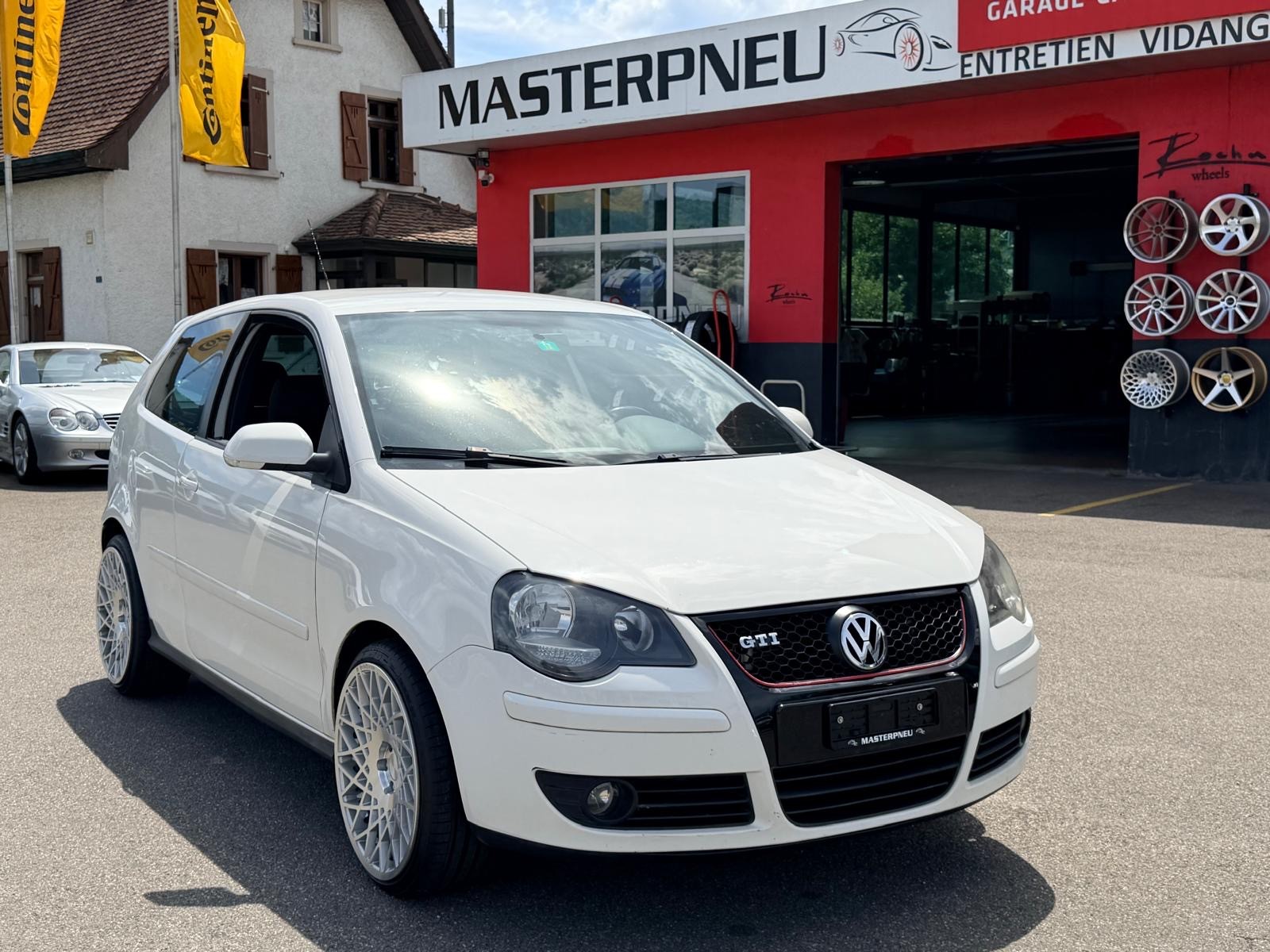 Car photo