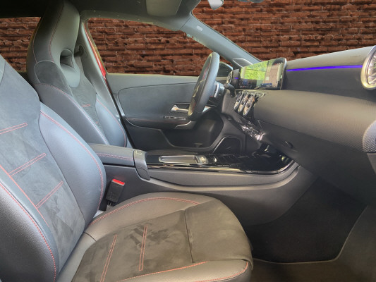 MERCEDES-BENZ A 250 4Matic 8G-DCT-image-11