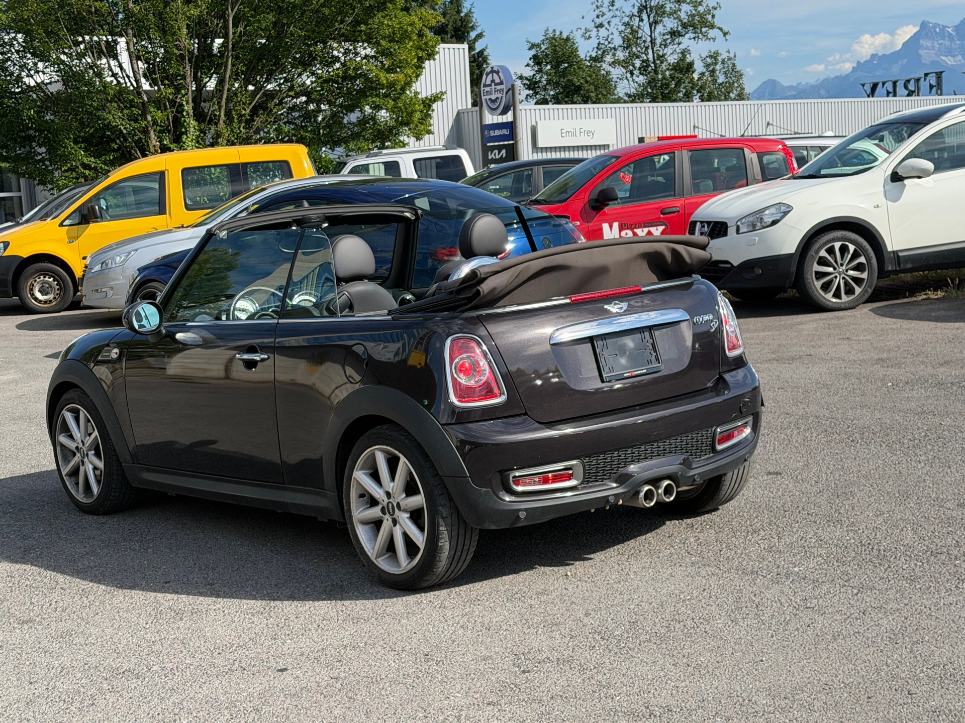 MINI Cooper SD Cabriolet-image-9