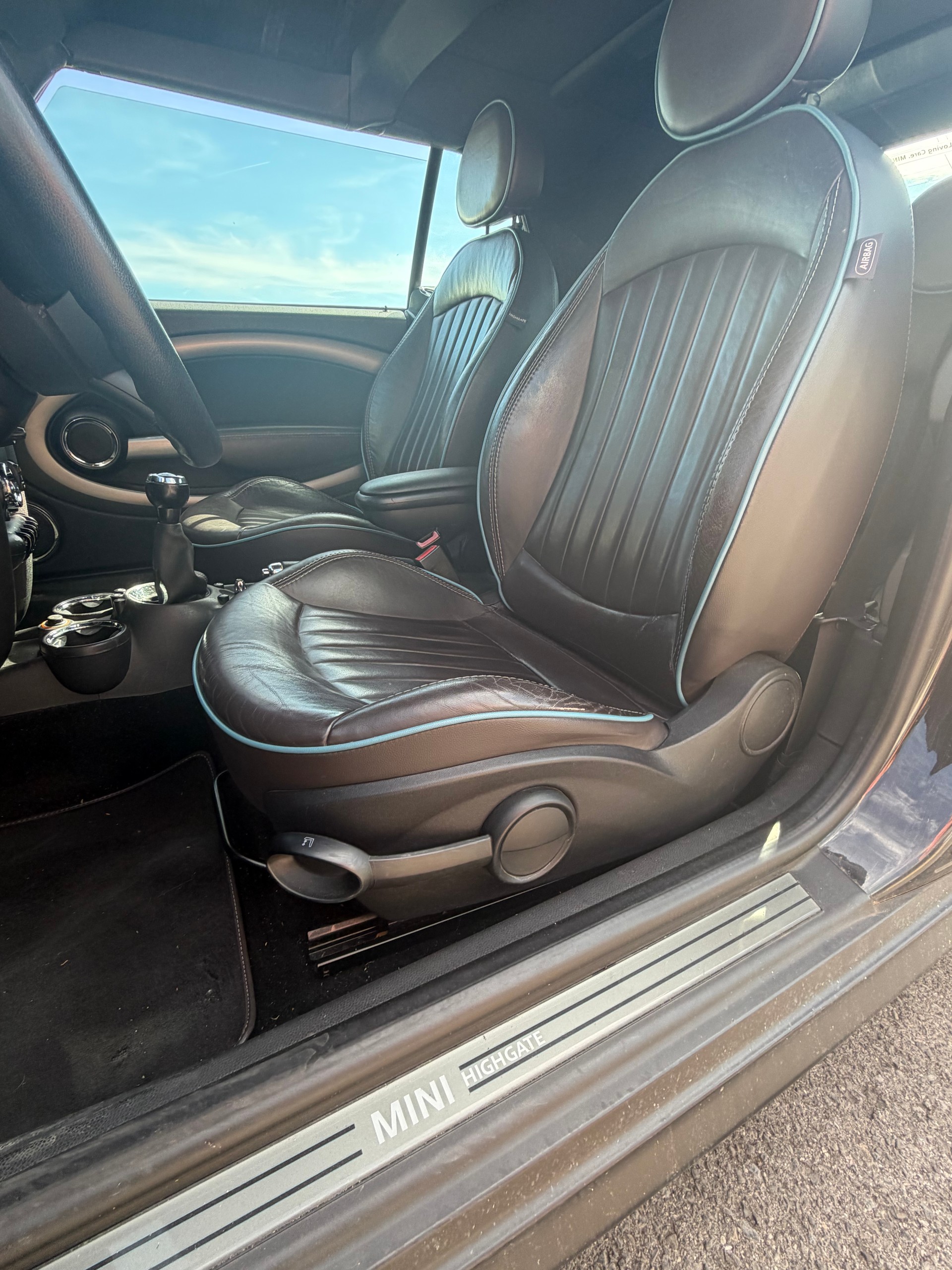 MINI Cooper SD Cabriolet-image-4