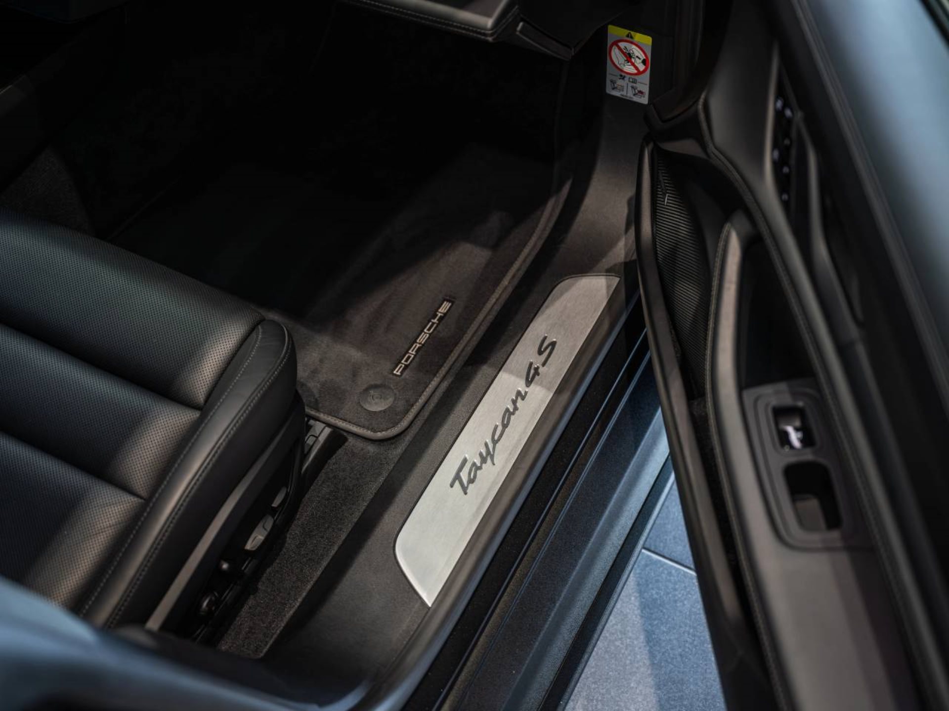 PORSCHE Taycan 4S-image-22
