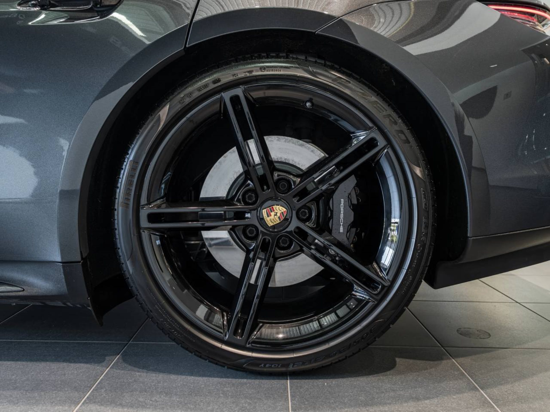 PORSCHE Taycan 4S-image-28