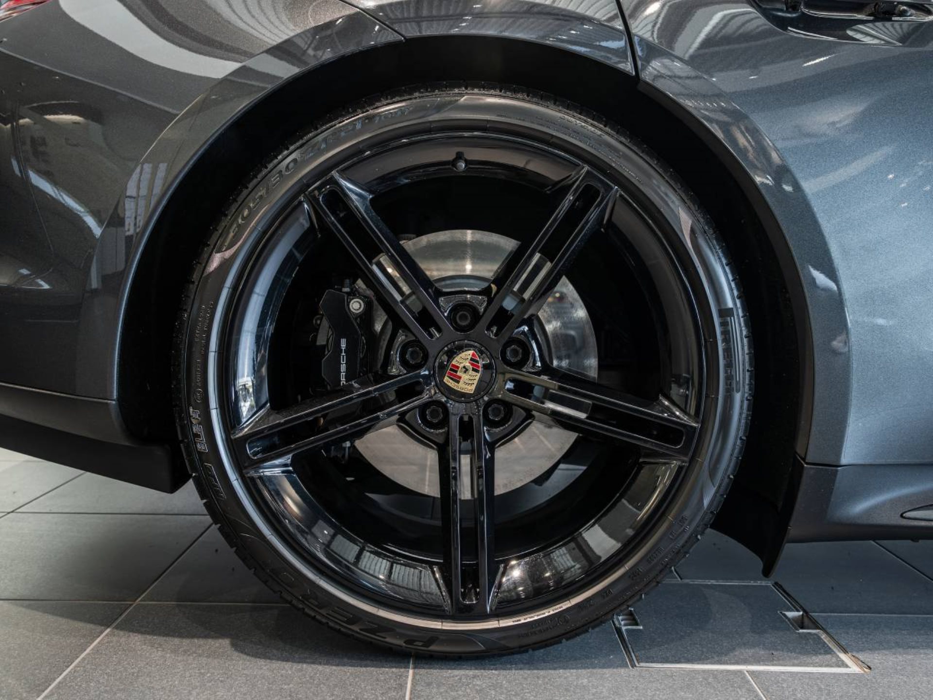 PORSCHE Taycan 4S-image-30