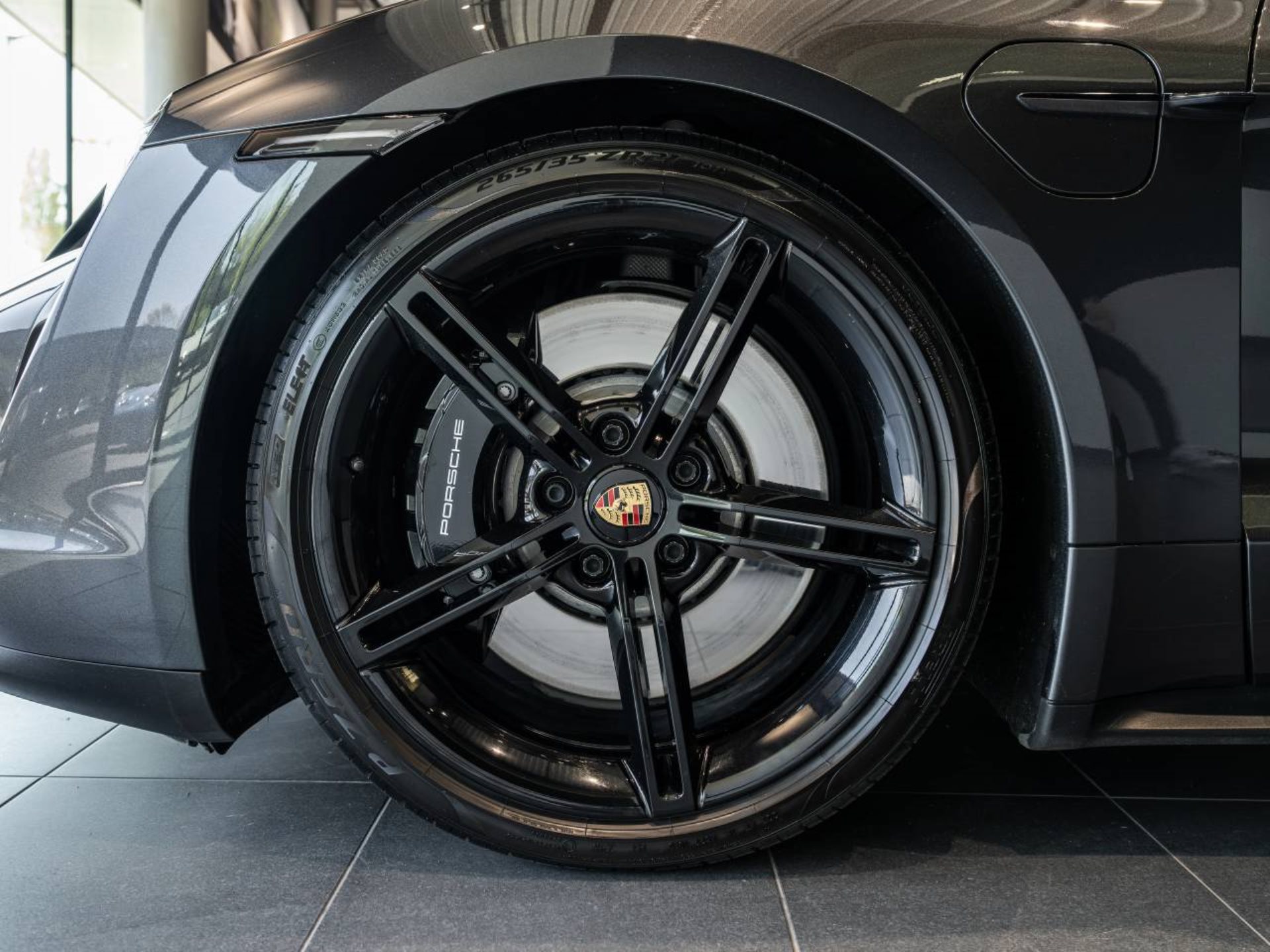PORSCHE Taycan 4S-image-29