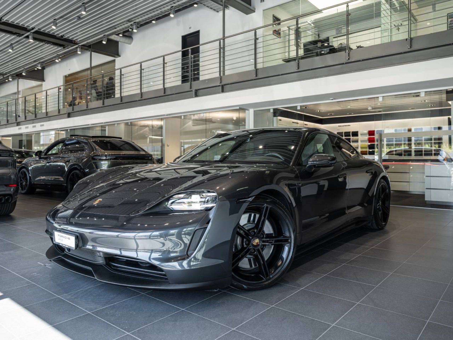 PORSCHE Taycan 4S-image-8
