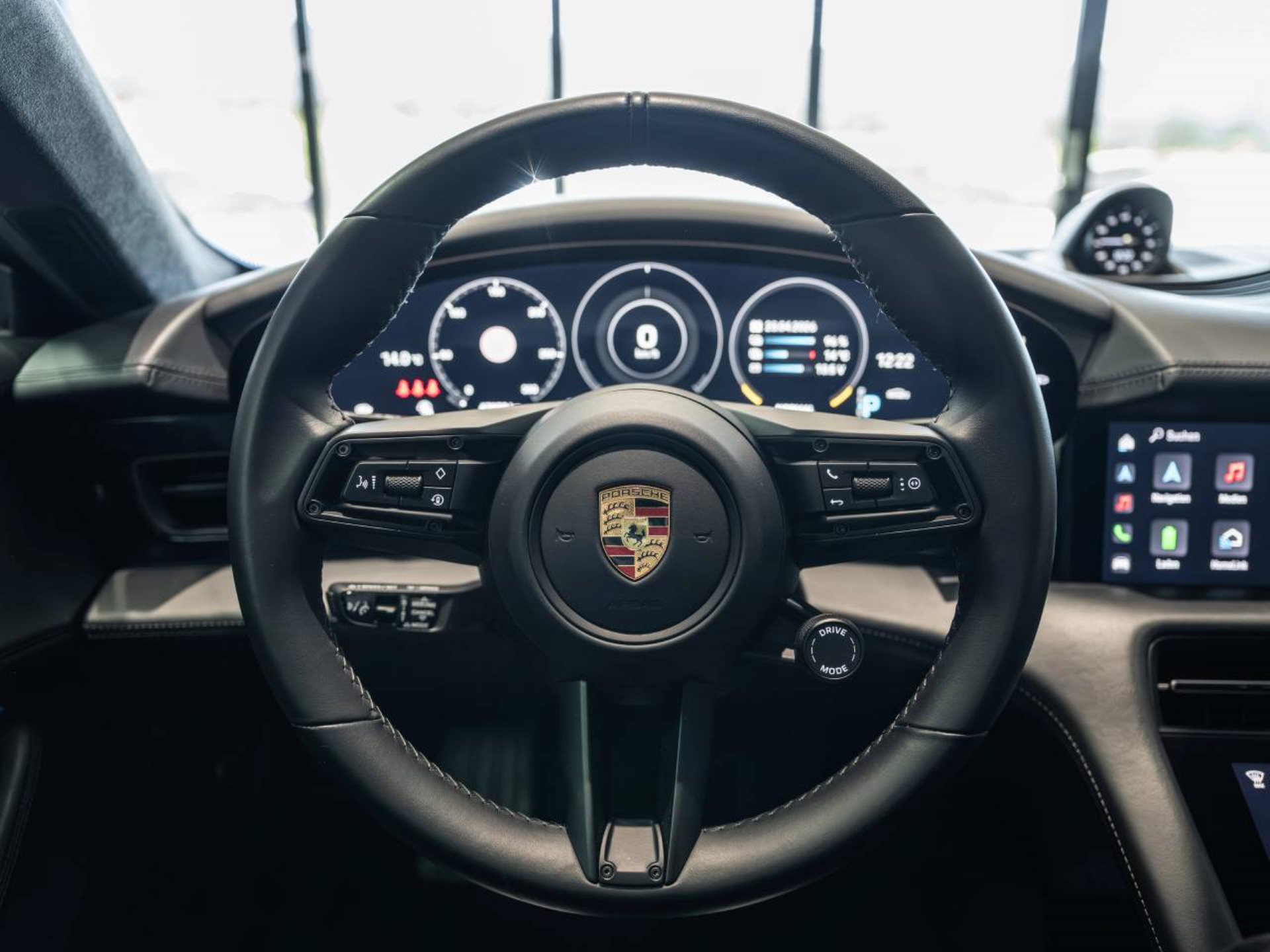 PORSCHE Taycan 4S-image-13
