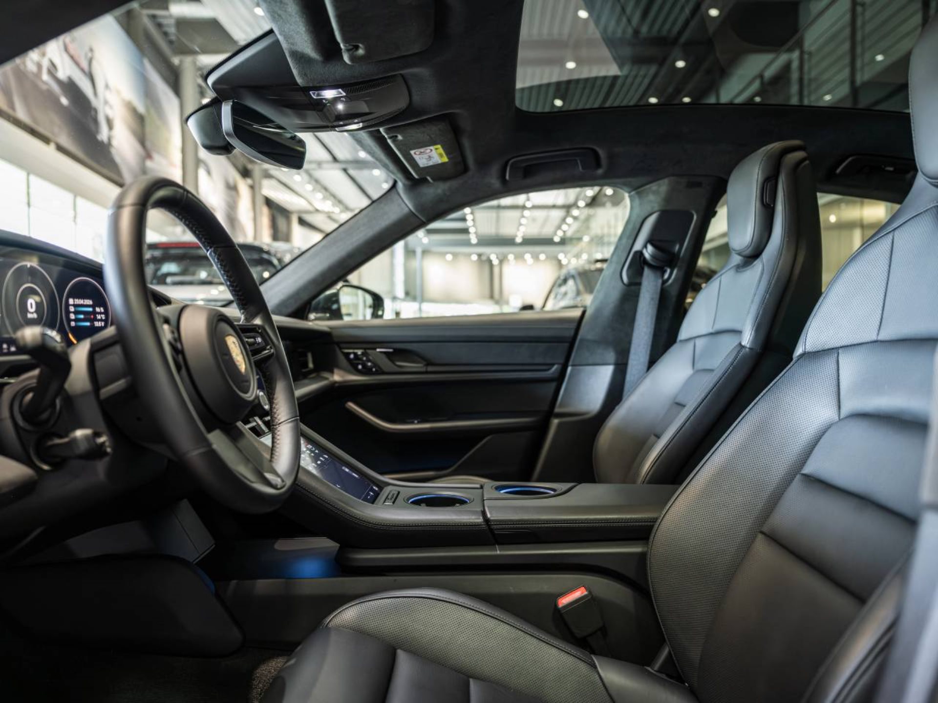 PORSCHE Taycan 4S-image-3