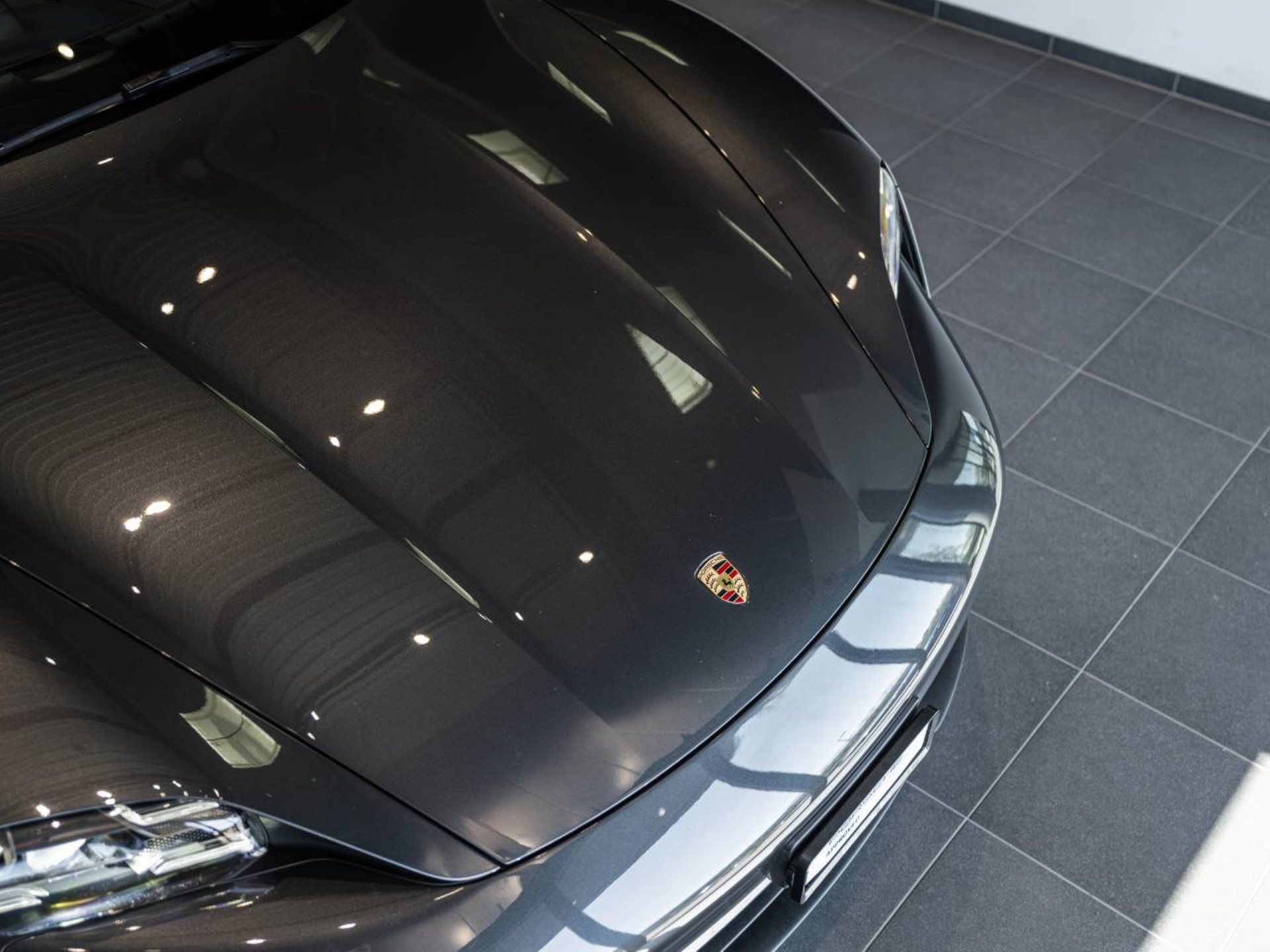 PORSCHE Taycan 4S-image-24