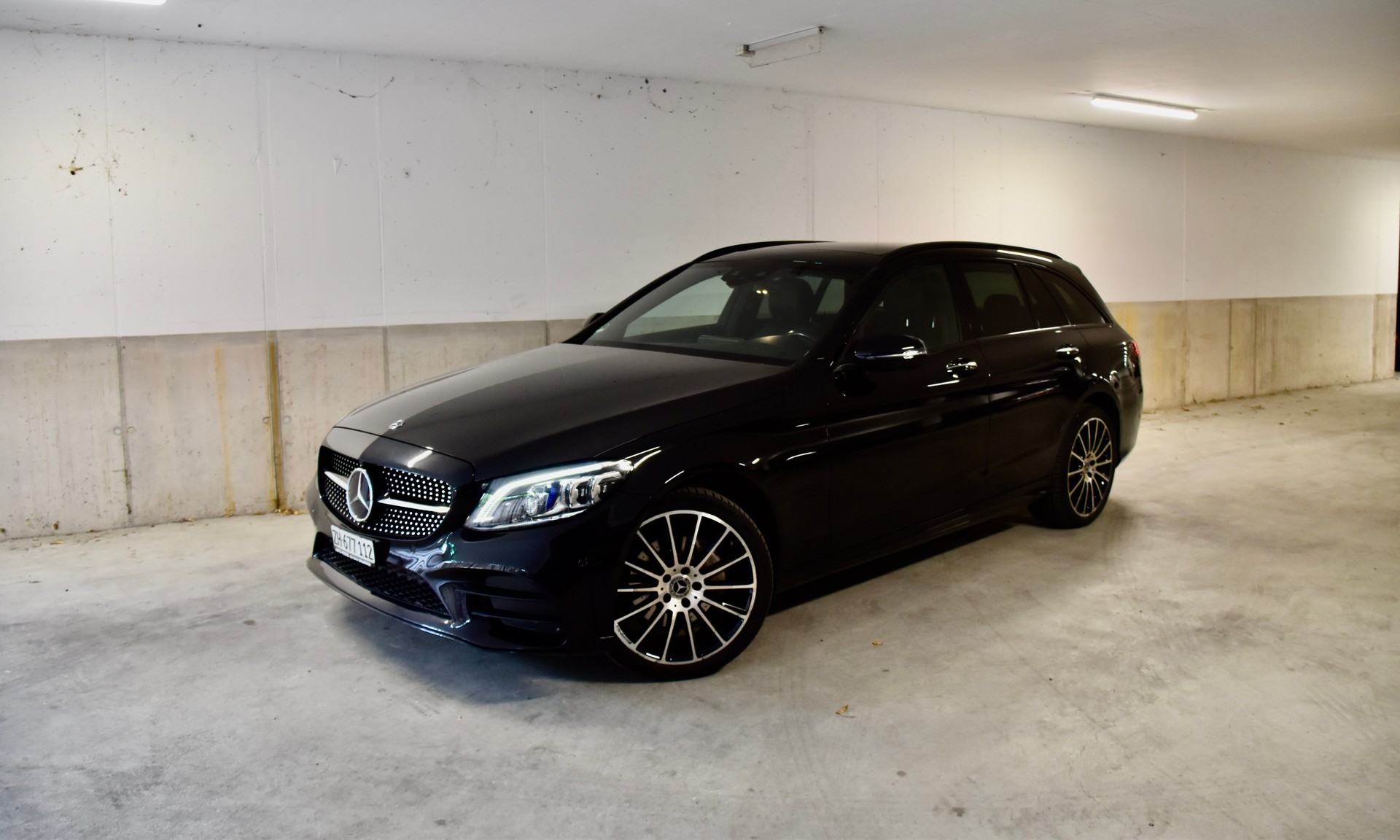 MERCEDES-BENZ C 200 Swiss Star AMG Line 4m-image-0