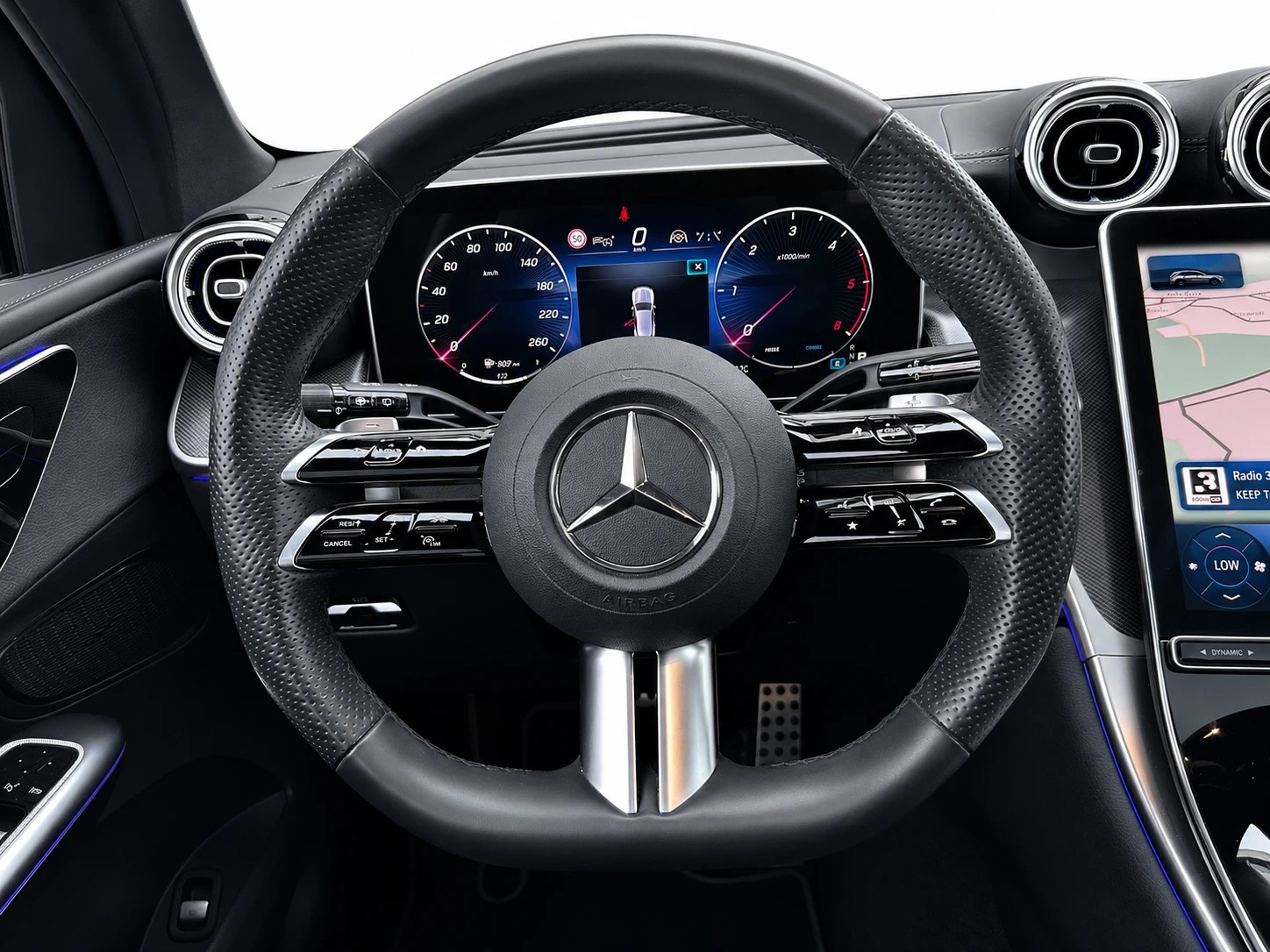 MERCEDES-BENZ GLC 220 d AMG Line 4matic CH FAHRZEUG-image-12