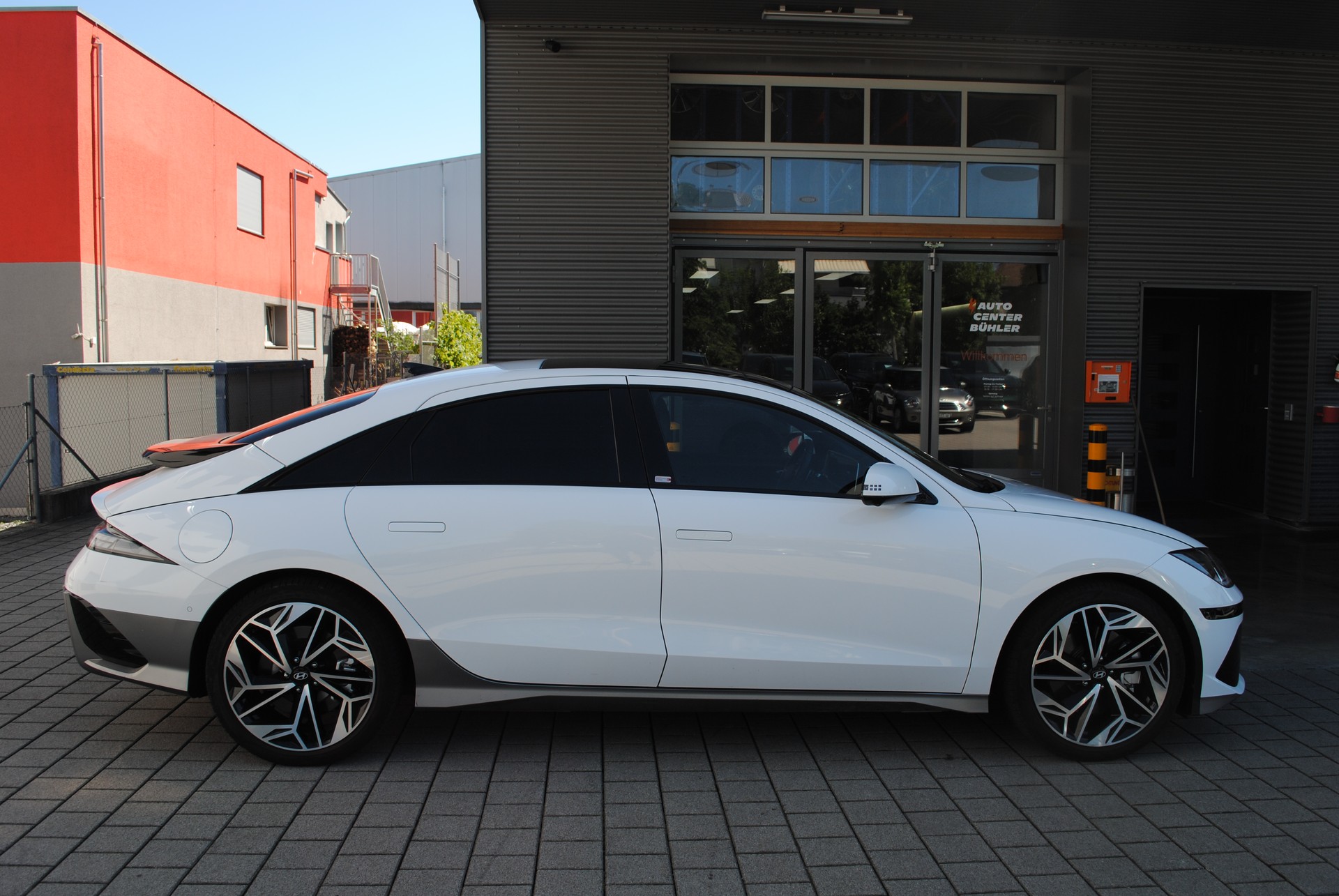 HYUNDAI Ioniq 6 77kWh Launch Edition 2WD-image-7