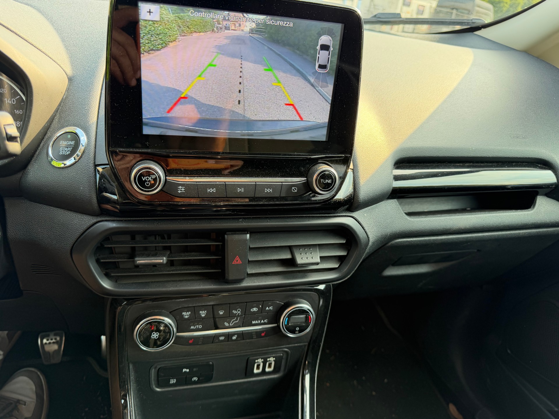 FORD EcoSport 1.0 SCTi ST-Line-image-10
