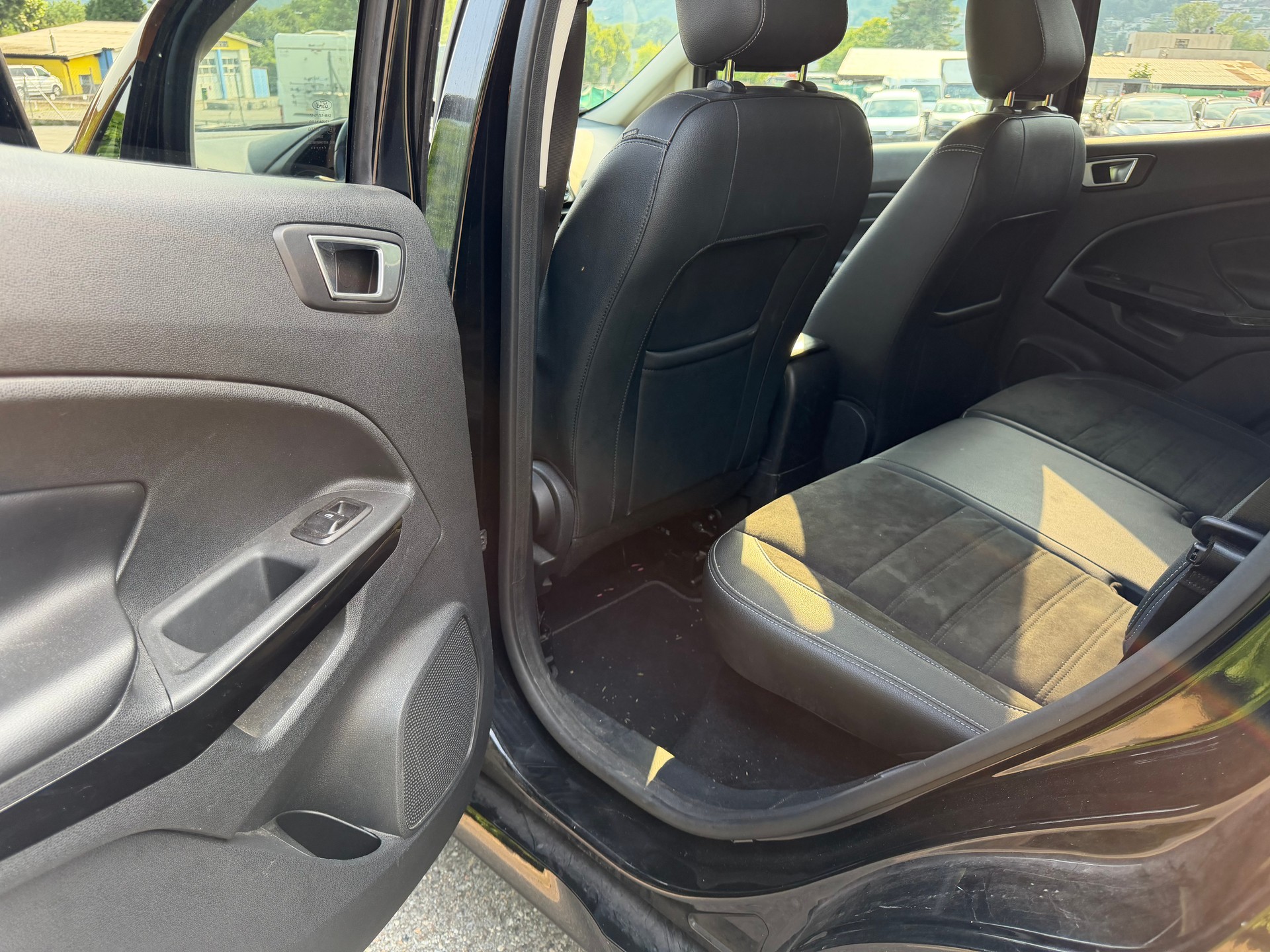 FORD EcoSport 1.0 SCTi ST-Line-image-8