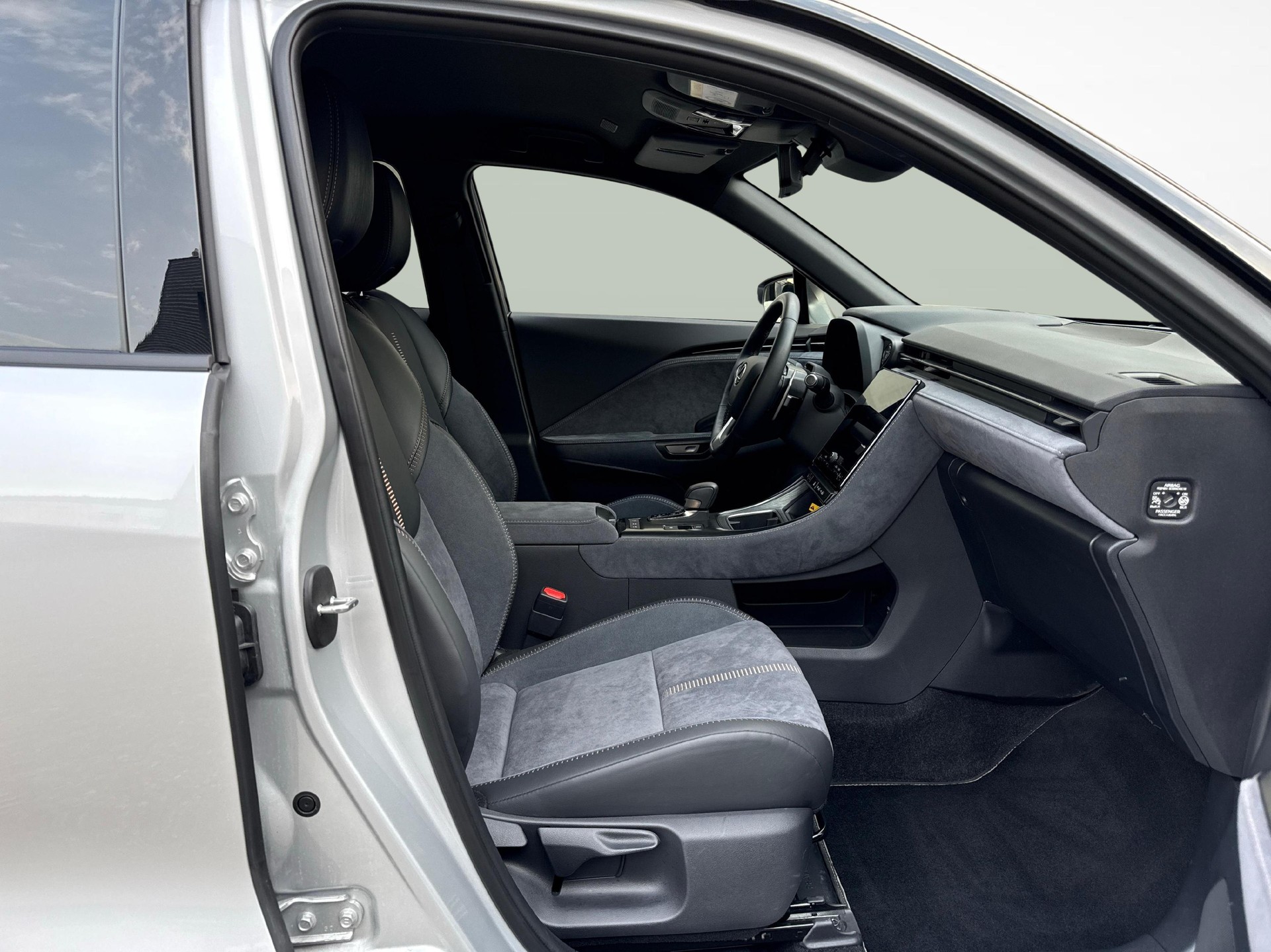 LEXUS LBX 1.5 Hybrid Cool AWD - Ruote invernali & Servizi inclusi-image-9