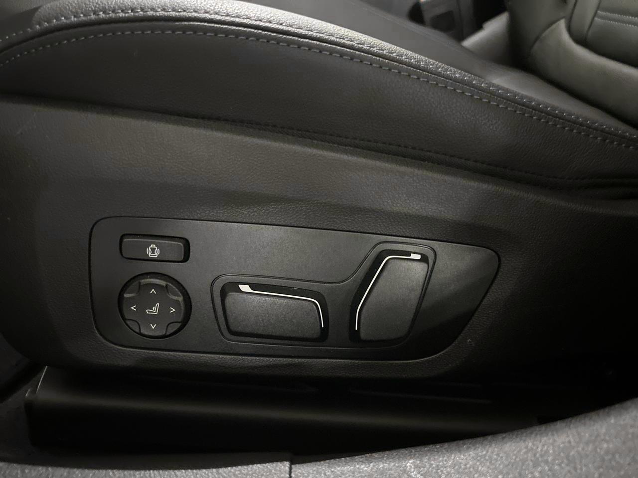 BMW 320d xDrive Touring M Sport-image-18