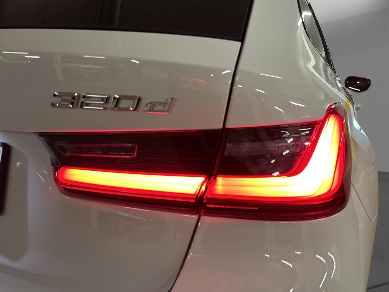 BMW 320d xDrive Touring M Sport-image-27