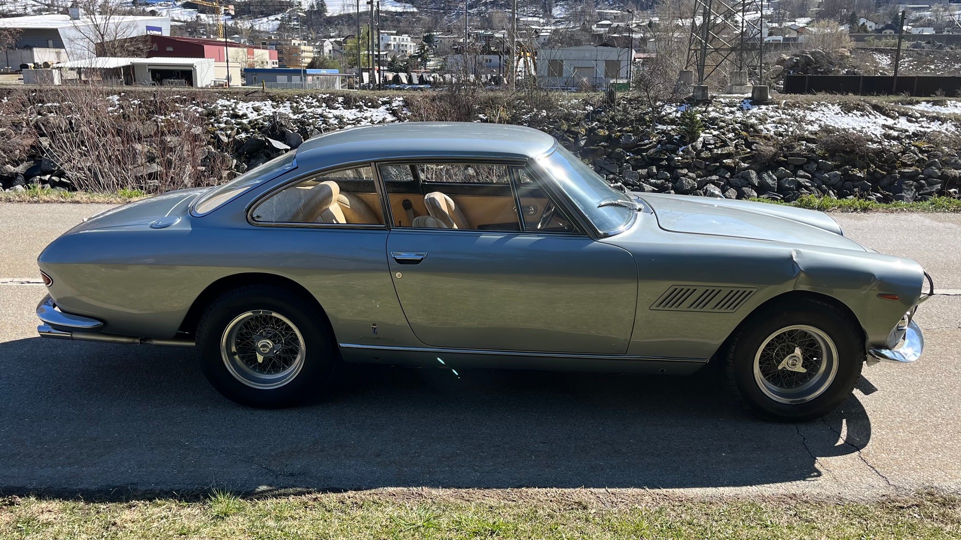 FERRARI 330 GT 2+2-image-4