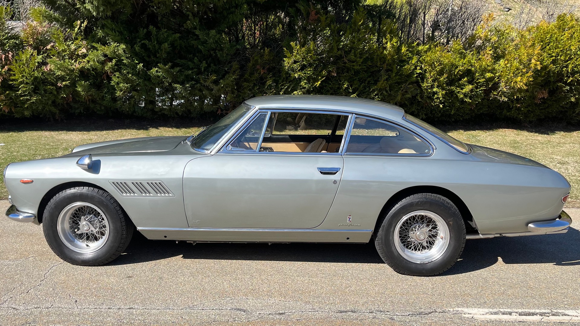 FERRARI 330 GT 2+2-image-1