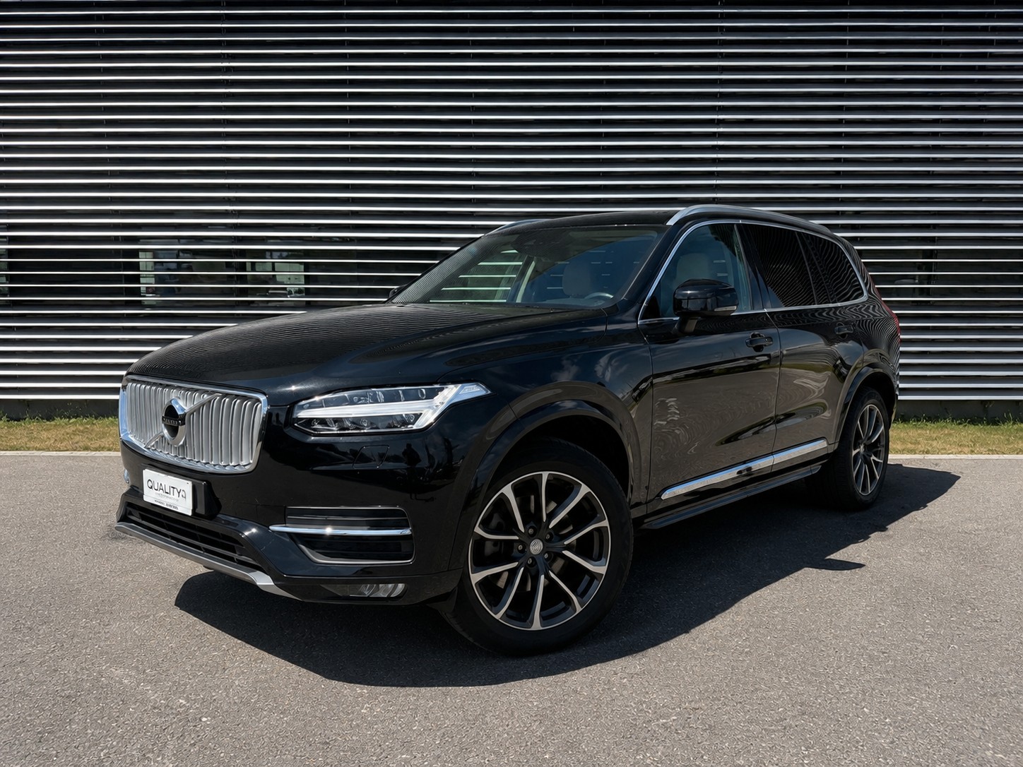 VOLVO XC90 D5 AWD Inscription Geartronic-image-2
