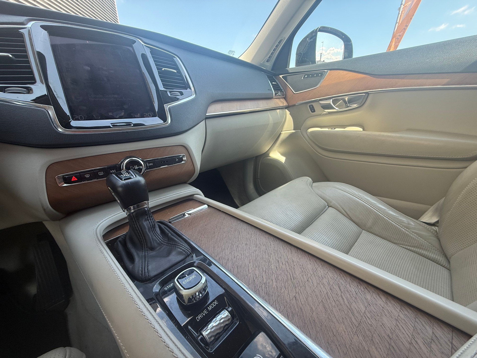 VOLVO XC90 D5 AWD Inscription Geartronic-image-6